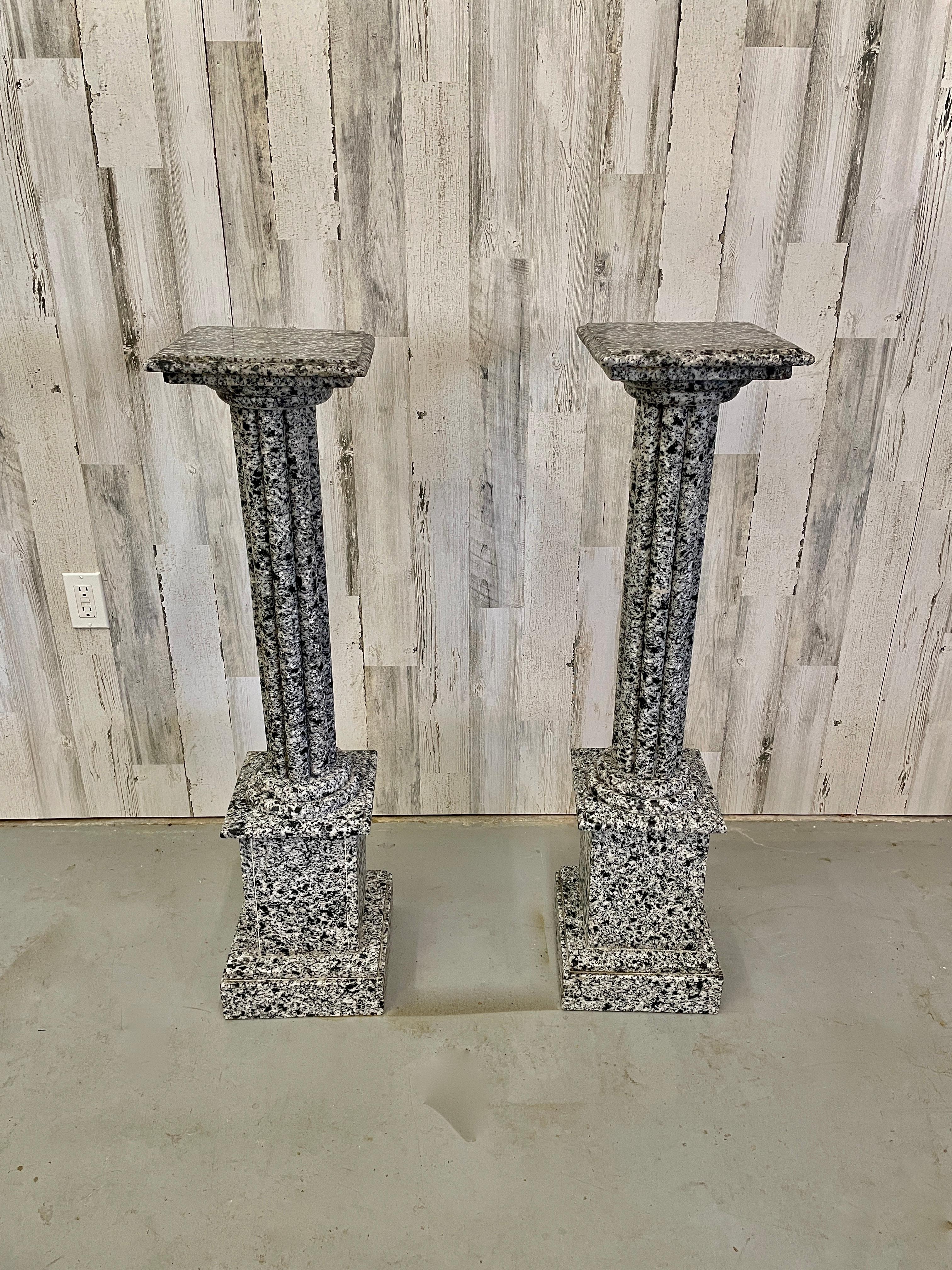 Néoclassique Paire de colonnes architecturales en granit de Dalmation en vente