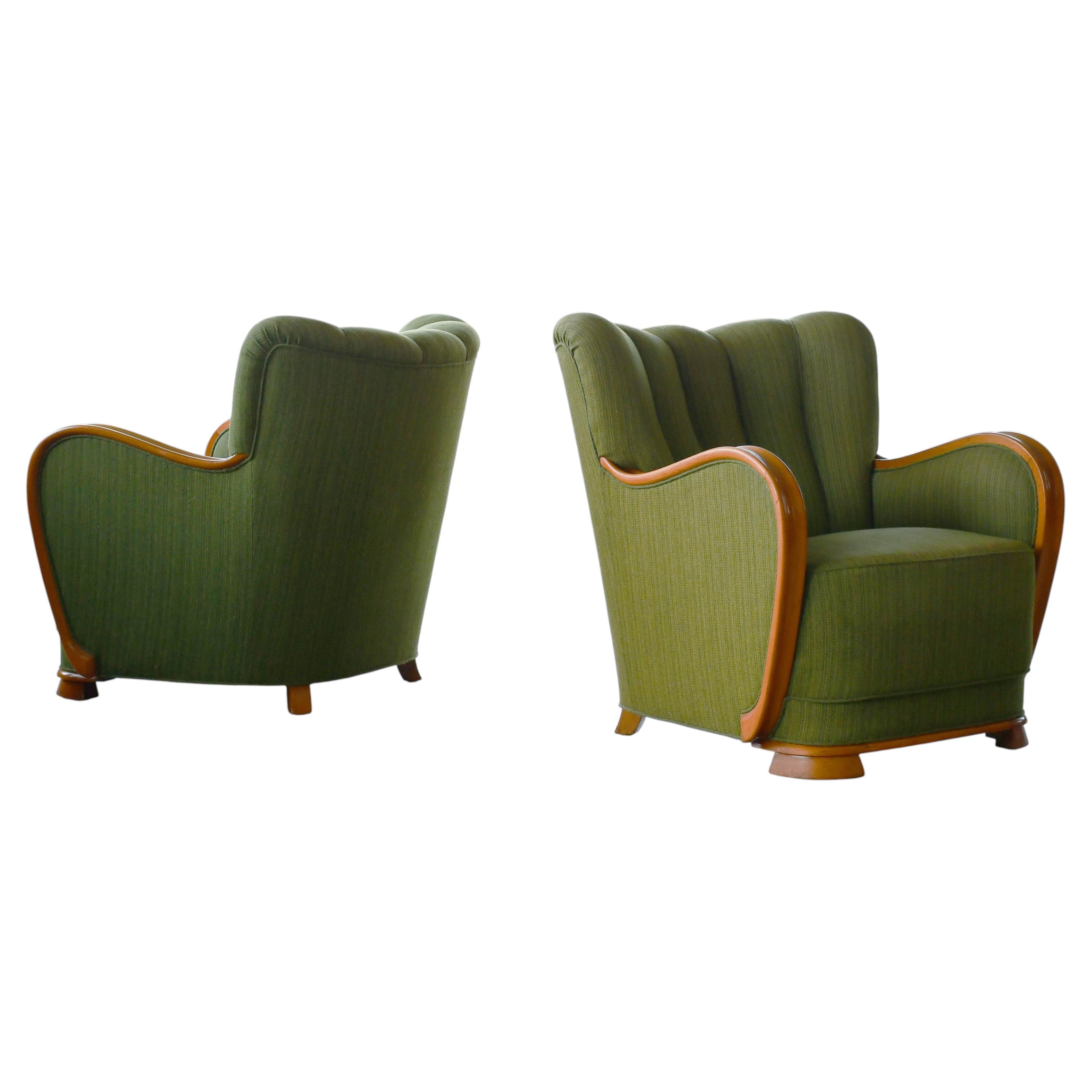 Pair of Danish 1940-50s Lounge Chairs with Carved Armrests in Oak