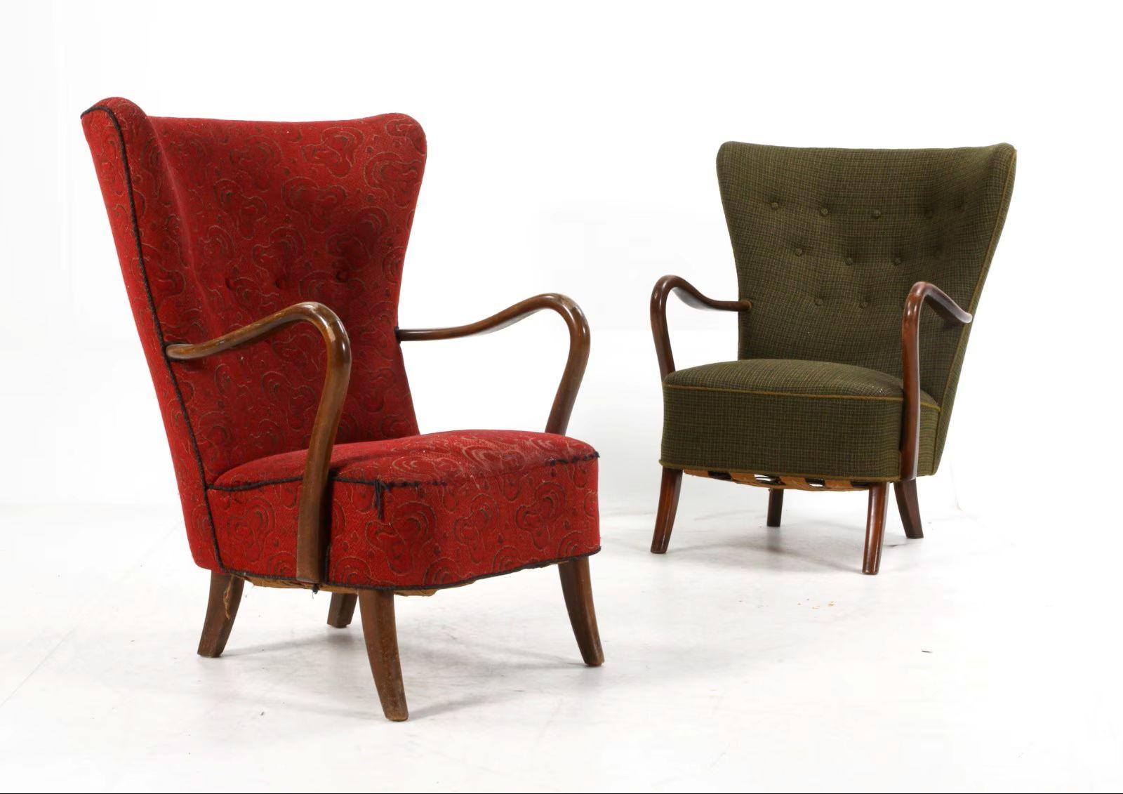 Classic pair of elegant Danish highback armchairs from the 1940s by Alfred Christensen for Slagelse Mobelvaerk with open armrests in beautifully curved mahogany stained beech. Nice slim elegant silhouette. Solid and sturdy construction with the