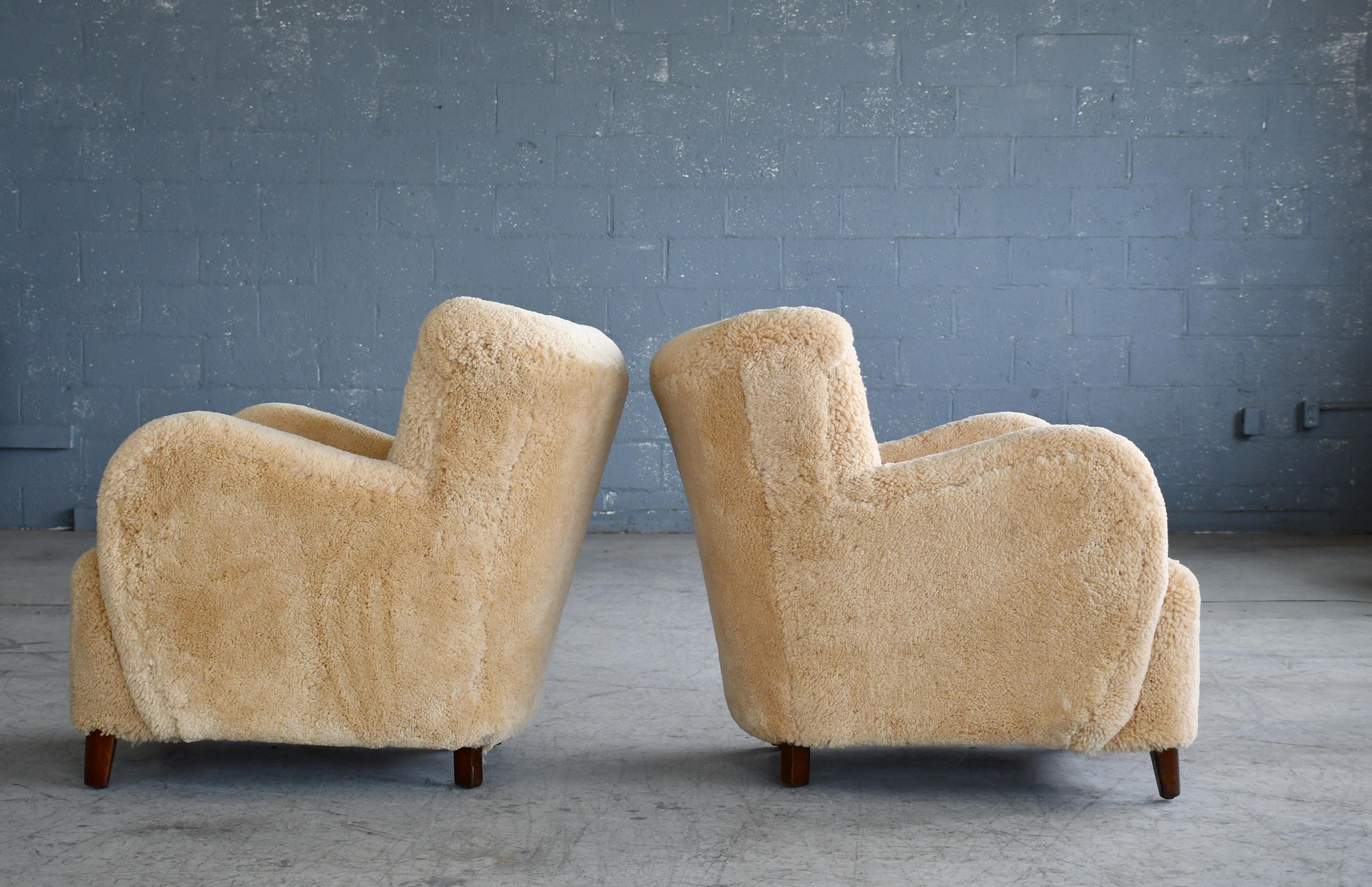 Pair of Danish 1940's Classic Club or Lounge Chairs in Amber Color Shearling In Excellent Condition In Bridgeport, CT
