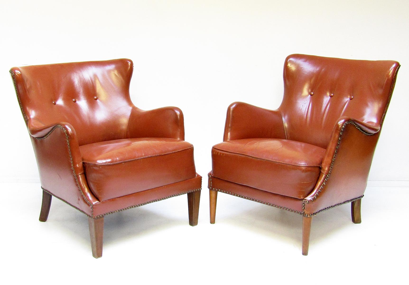 Mid-Century Modern Pair of Danish 1940s Club Chairs in Leather by Fritz Hansen