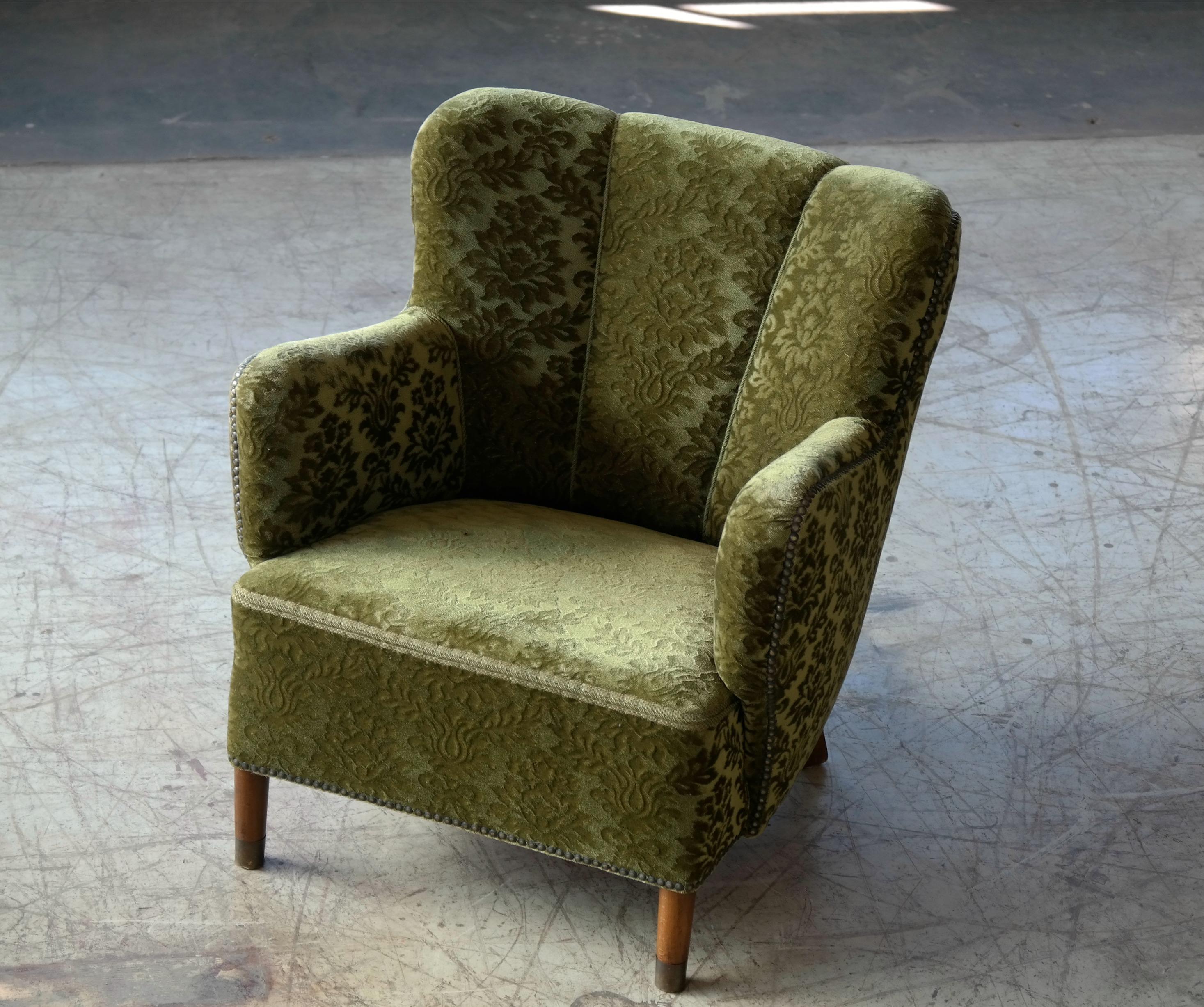 Pair of Danish 1940s Fritz Hansen Model 1669 Style Lounge Chairs 3