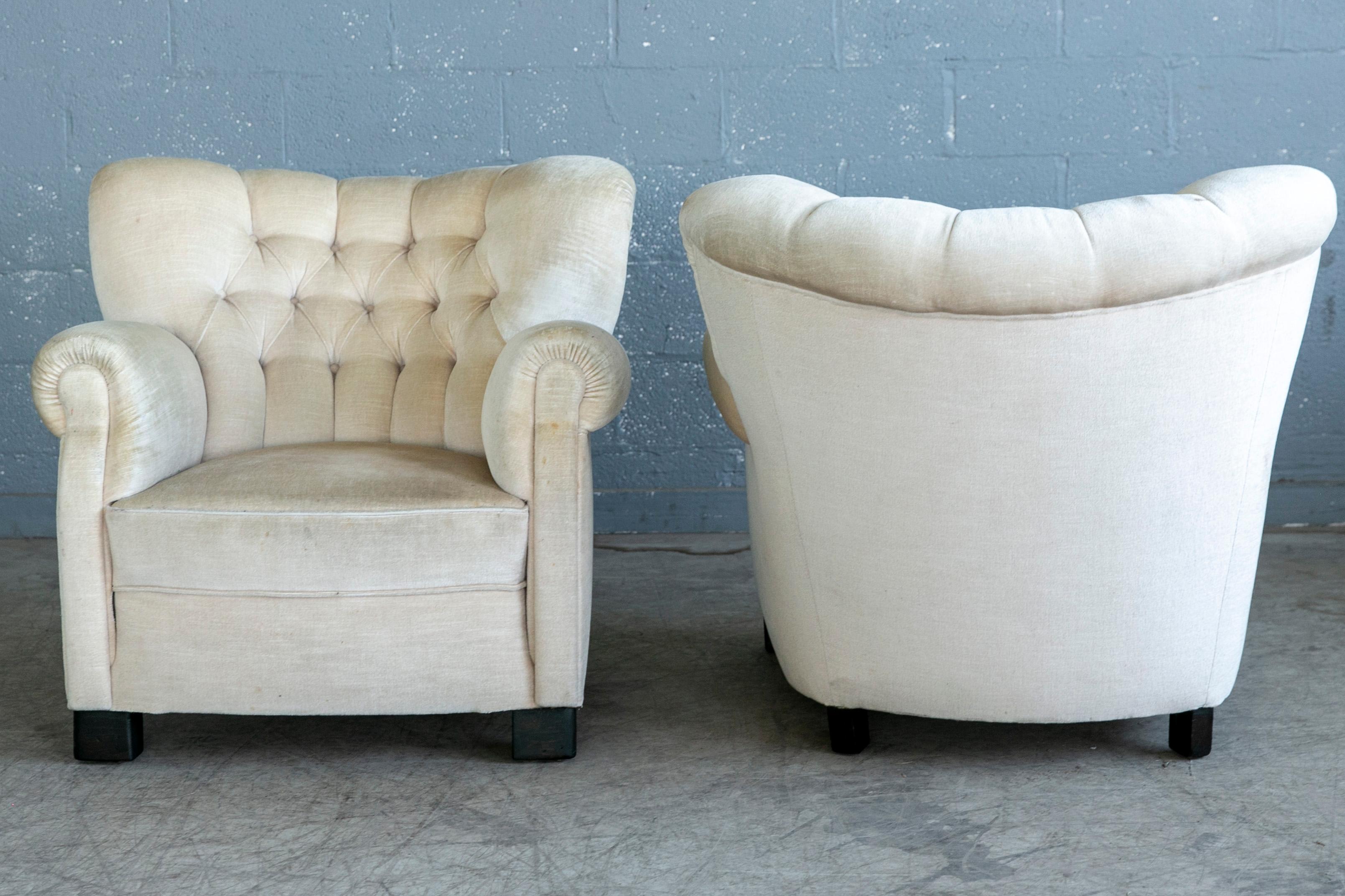 Pair of Danish 1940s Large Club Chairs in the Style of Fritz Hansen Model 1518 4