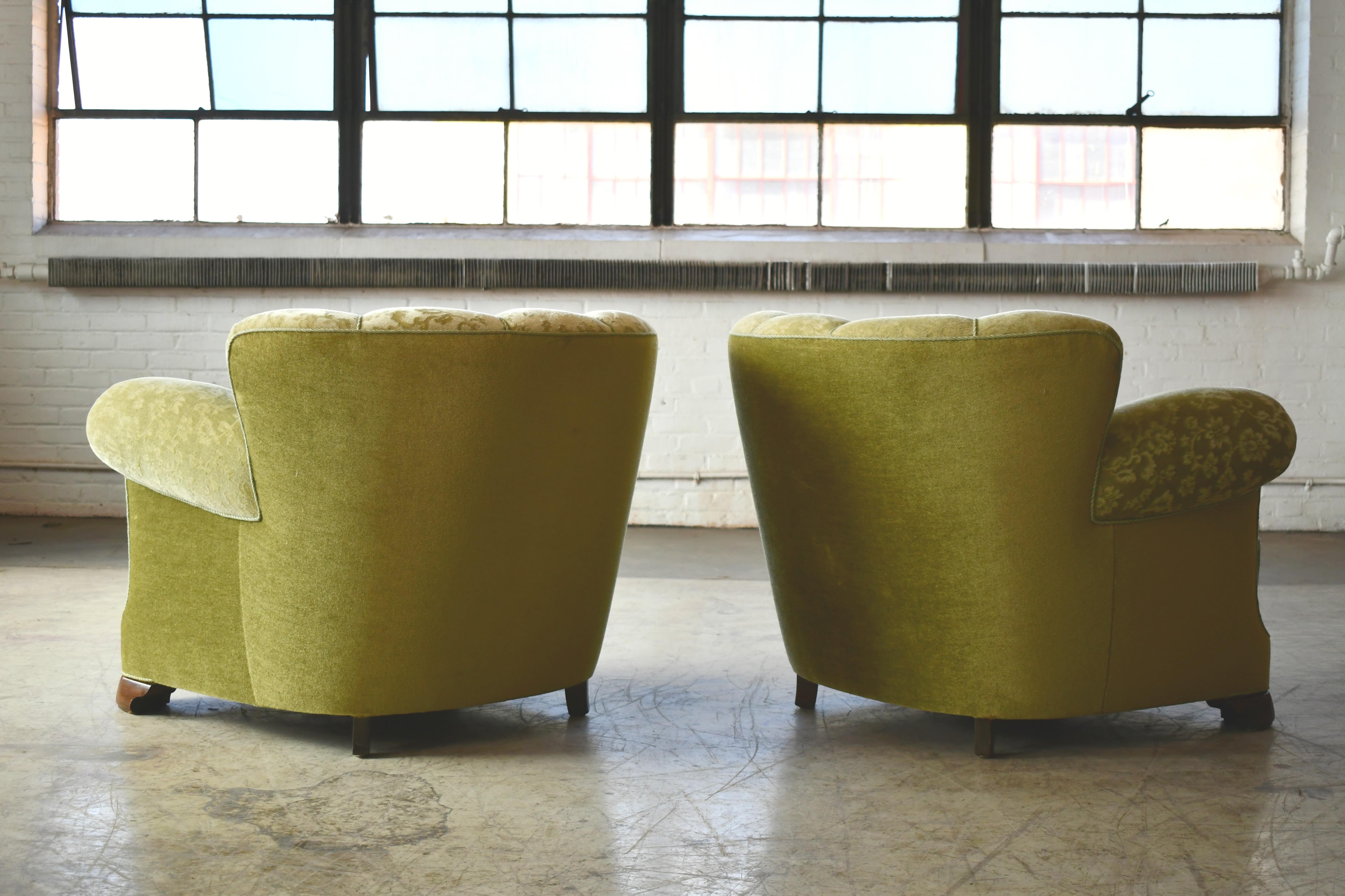 Pair of Danish 1940s Large Club Chairs in the Style of Fritz Hansen Model 1518 5