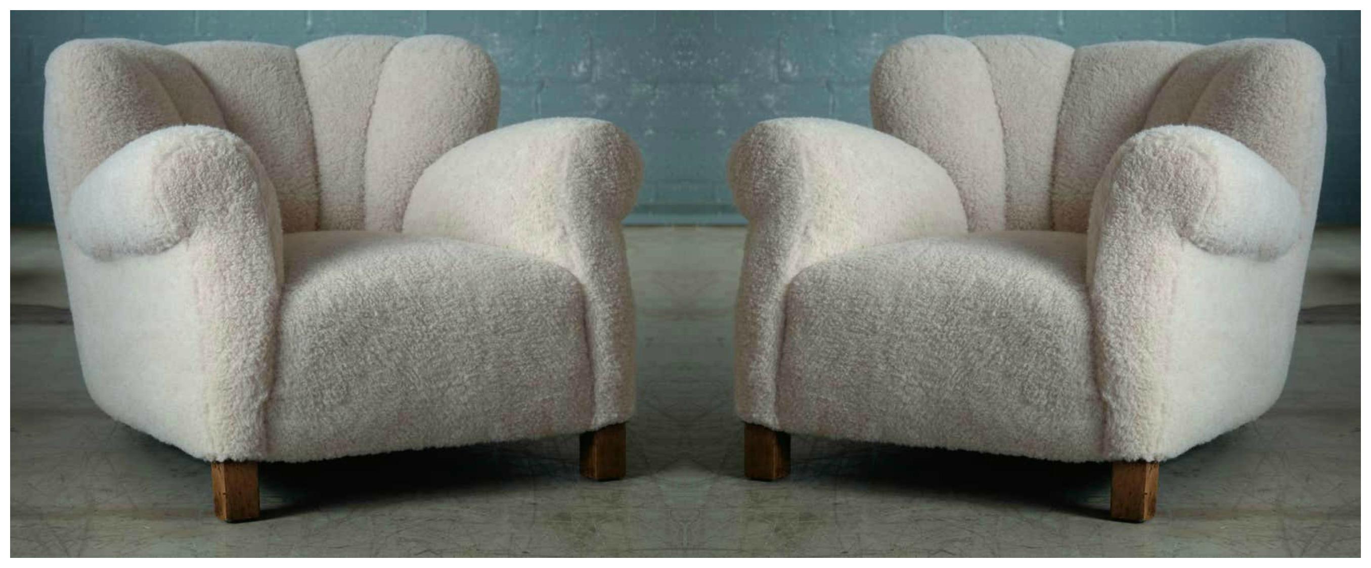 Pair of Danish 1940s Large Club Chairs in the Style of Fritz Hansen Model 1518 6