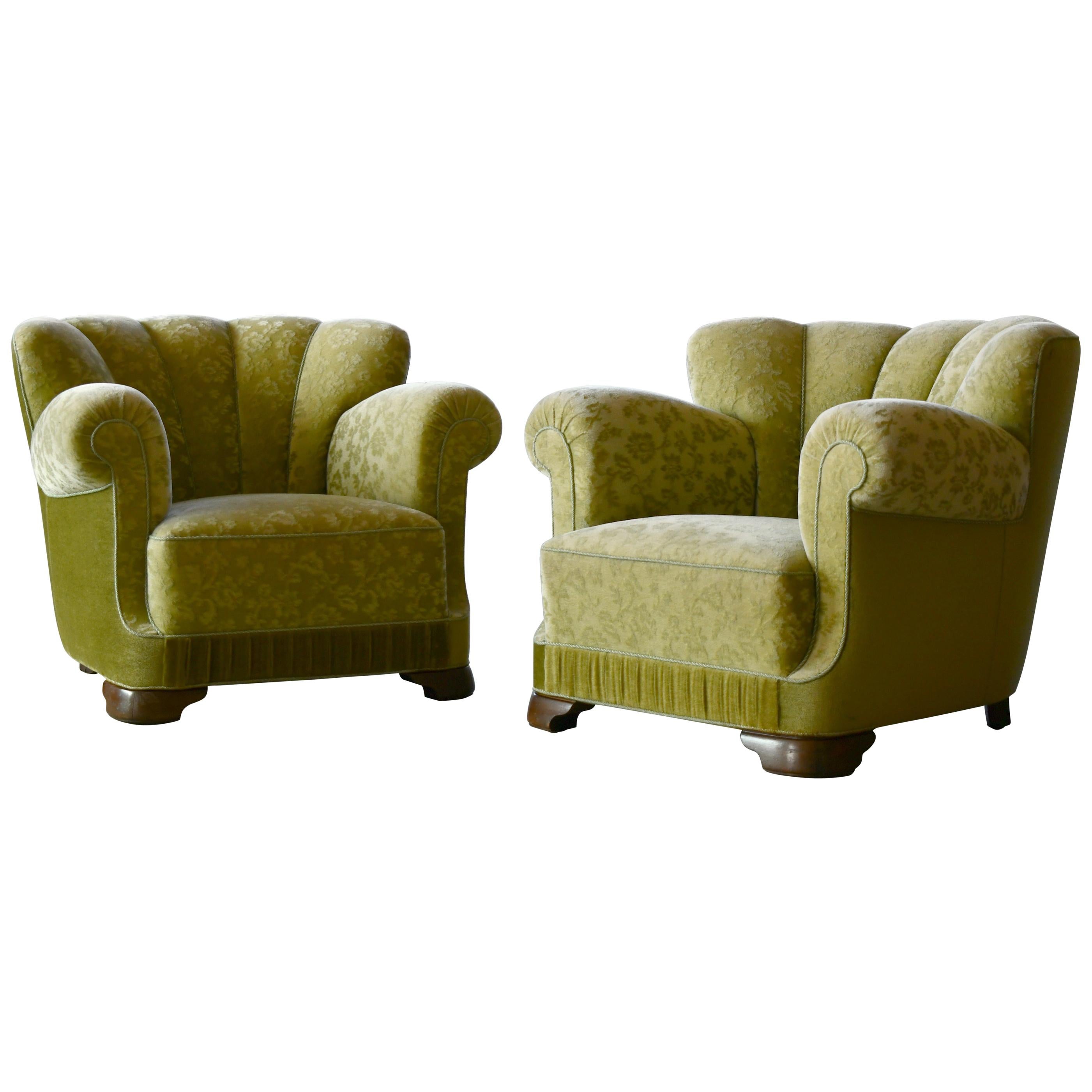 Pair of Danish 1940s Large Club Chairs in the Style of Fritz Hansen Model 1518