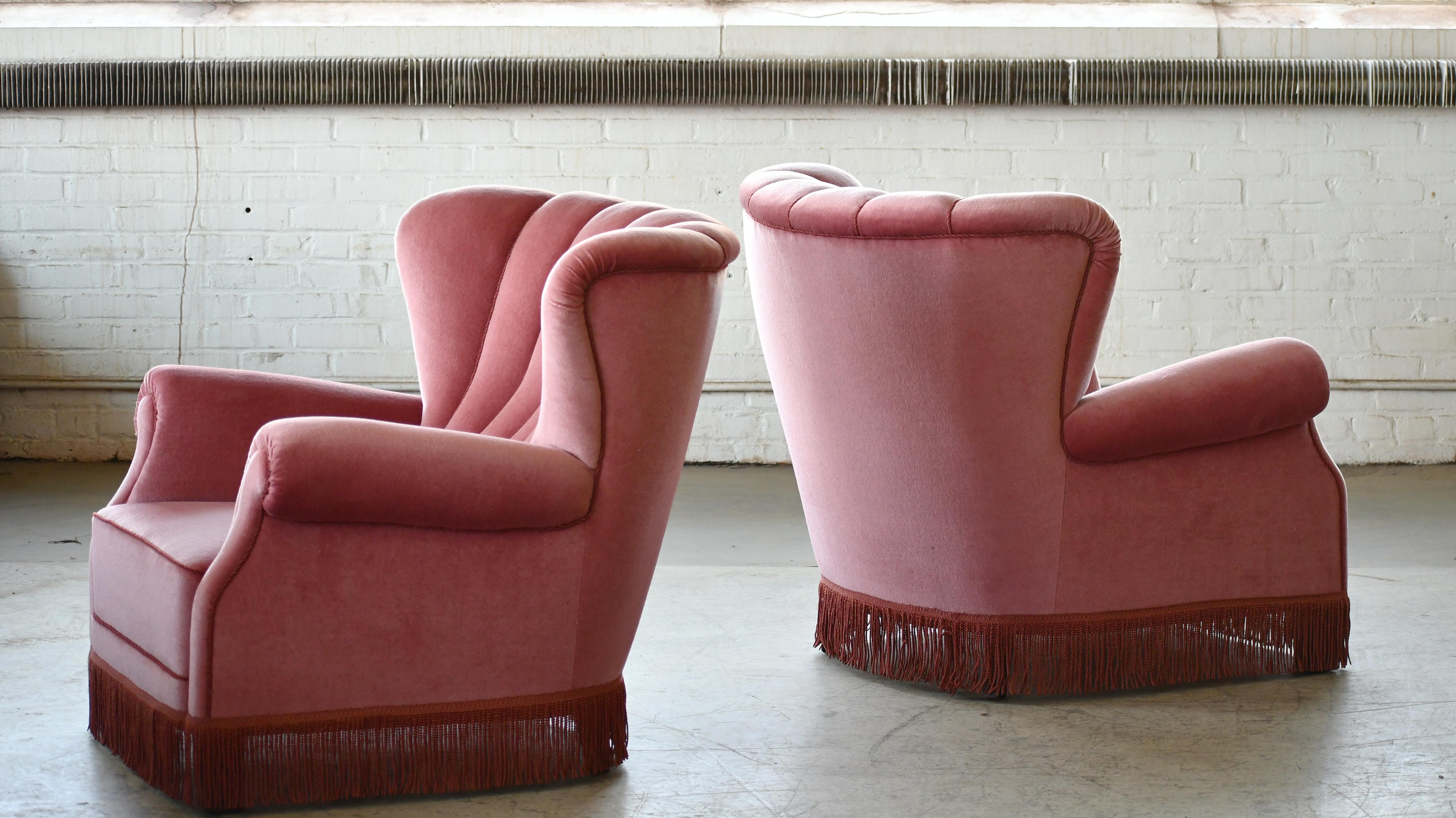 Pair of Danish 1940s Large Club Chairs Model 1518 by Fritz Hansen in Pink Mohair For Sale 1