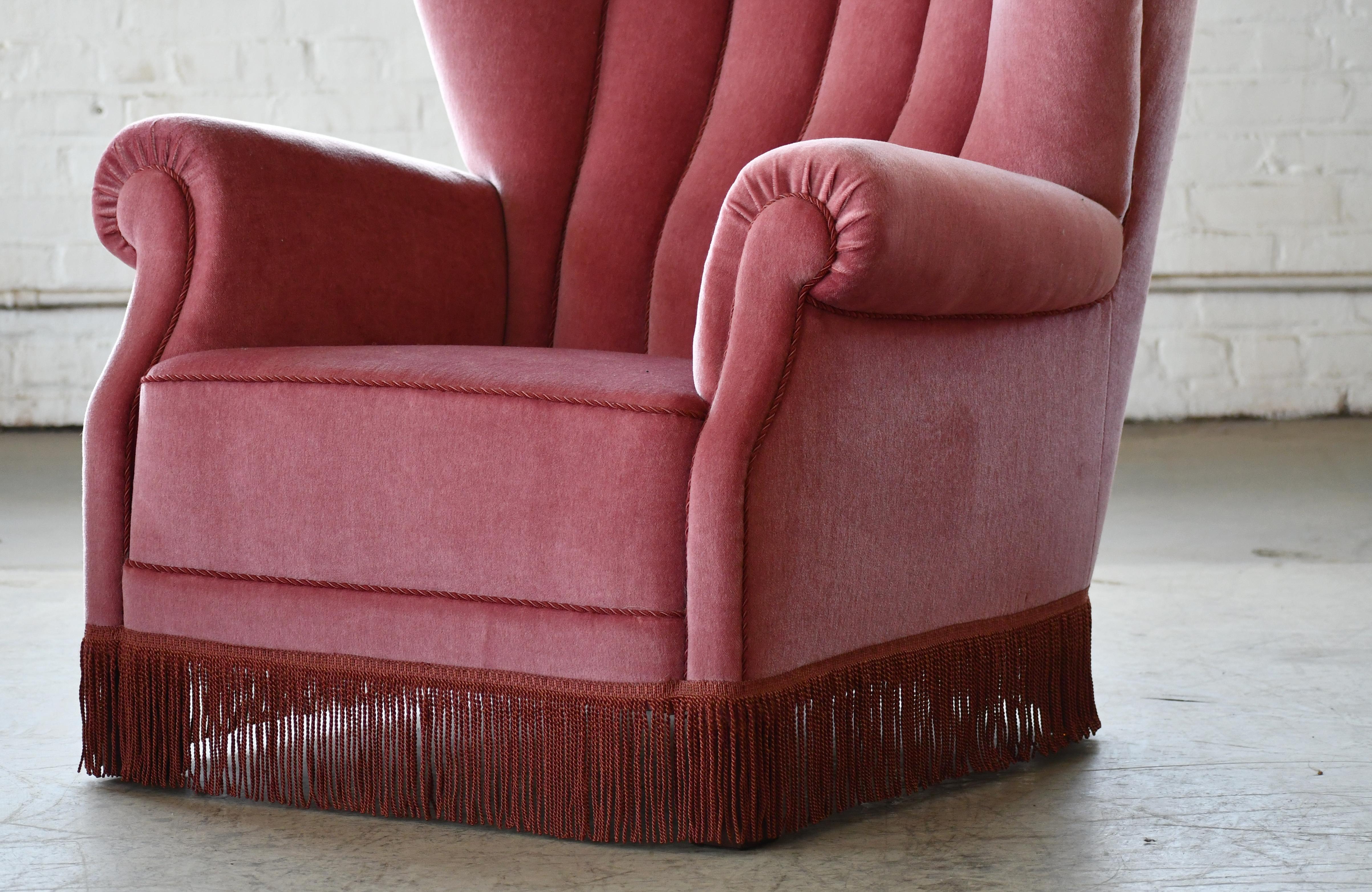 Pair of Danish 1940s Large Club Chairs Model 1518 by Fritz Hansen in Pink Mohair For Sale 2