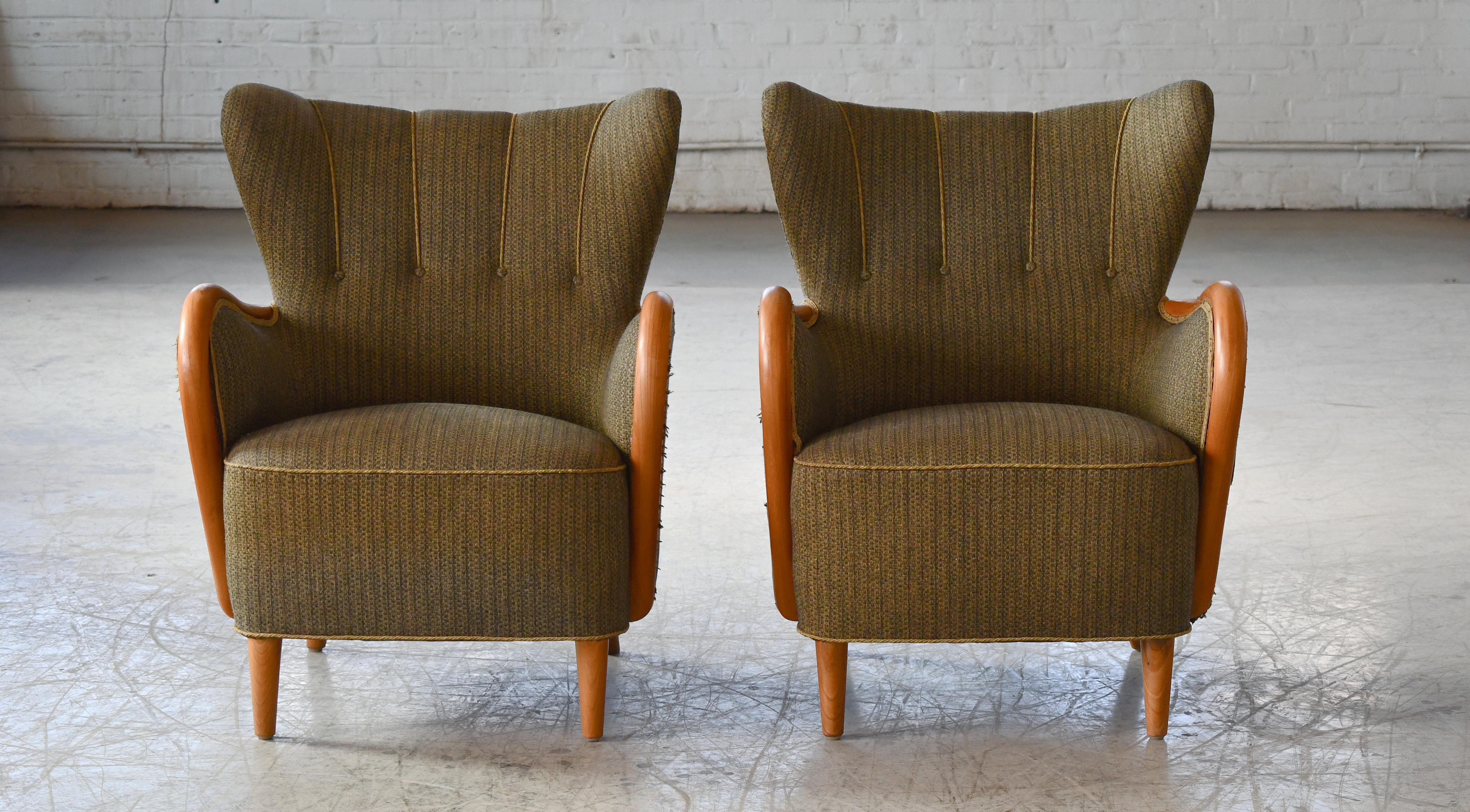 Mid-Century Modern Pair of  Danish 1940s Lounge Chairs with Carved Armrests Accents in Oak