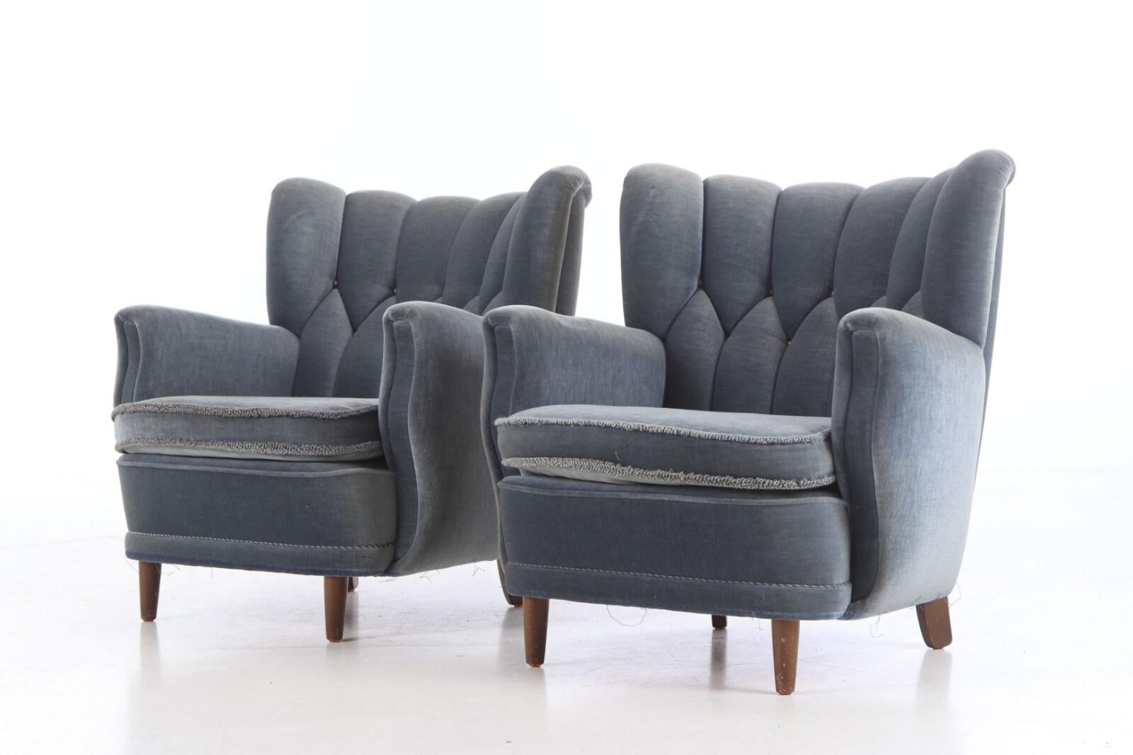 Paire de sublimes fauteuils club ou de salon danois de taille moyenne fabriqués dans les années 1940. Les chaises ressemblent à des ours  Fritz Hansen's aux designs bien connus des fauteuils club de Fritz Hansen, mais offrent la même chose dans une