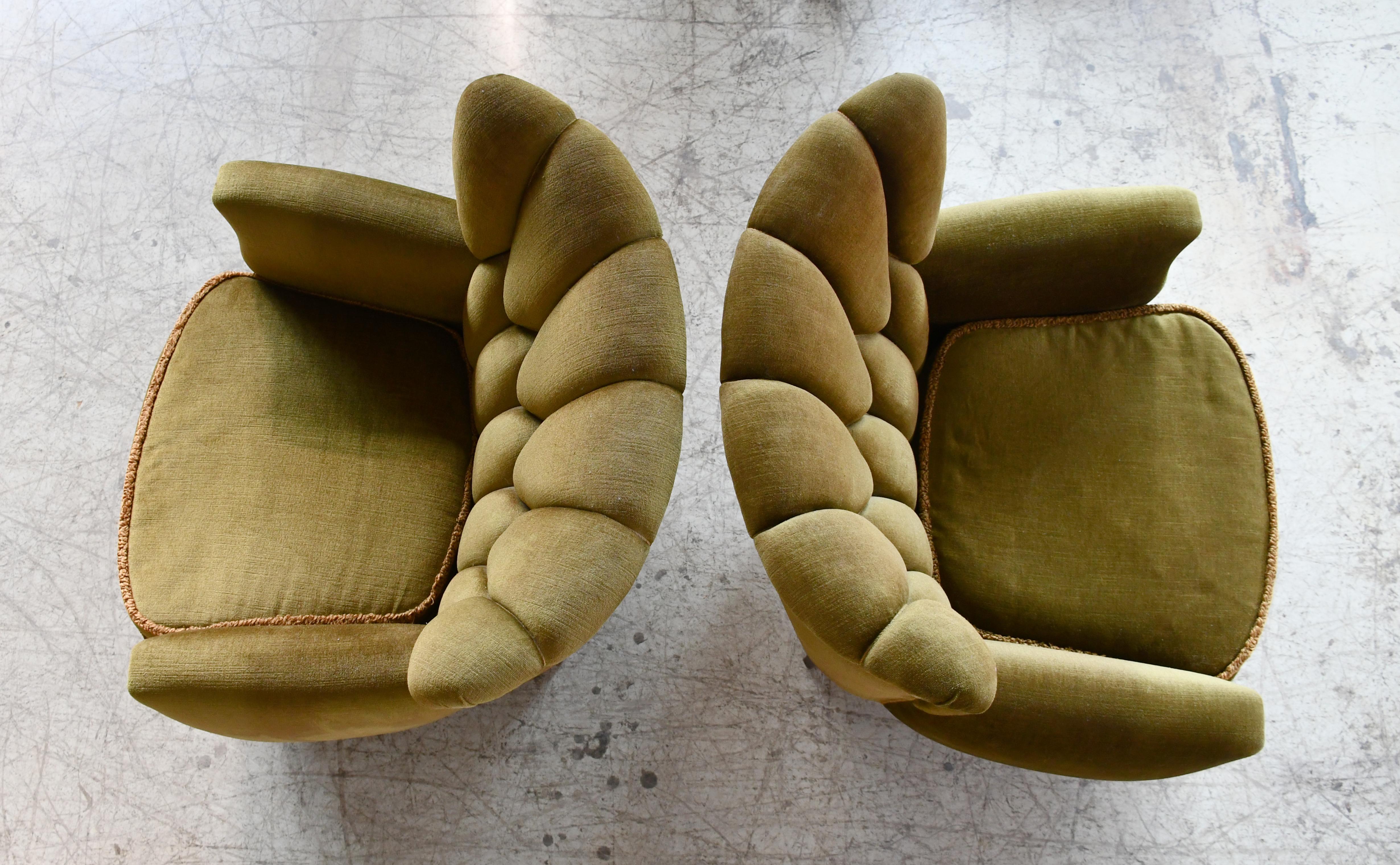 Pareja de sillas Club danesas con respaldo bajo estilo Fritz Hansen de la década de 1940 mediados del siglo XX en venta