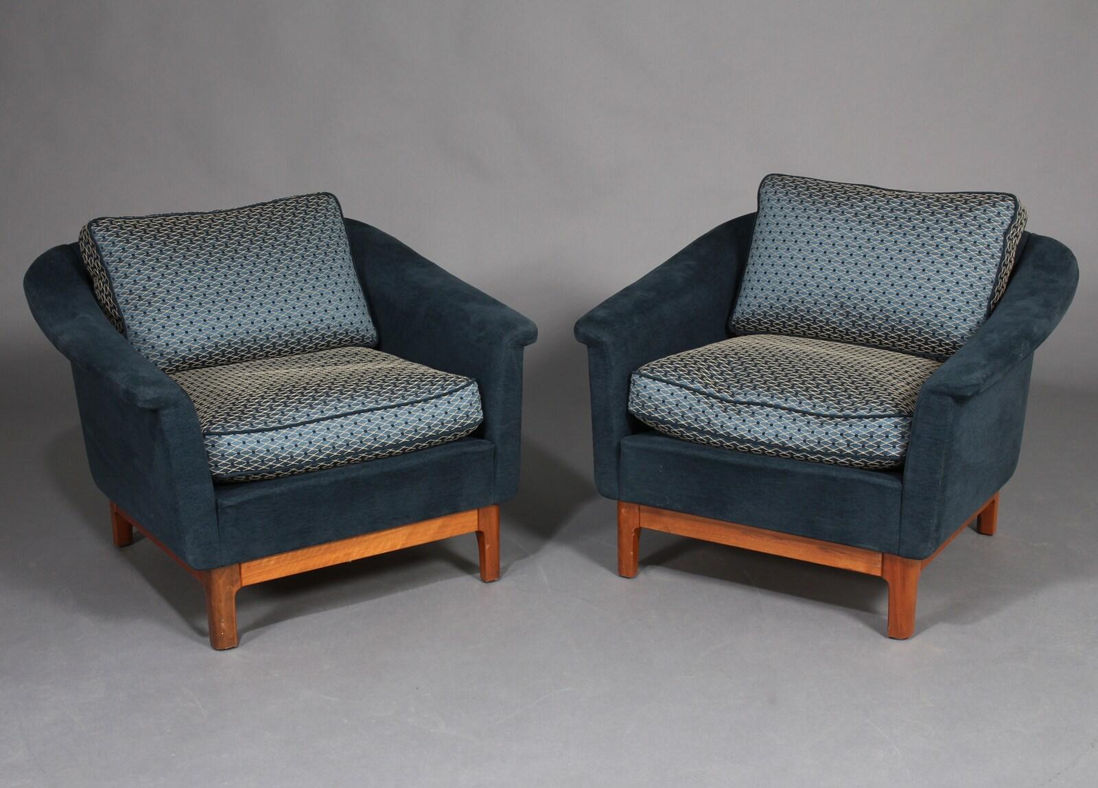 Mid-Century Modern Pair of Danish 1970s Mid-size Low Back Club or Lunge Chair from Hotel Admiral