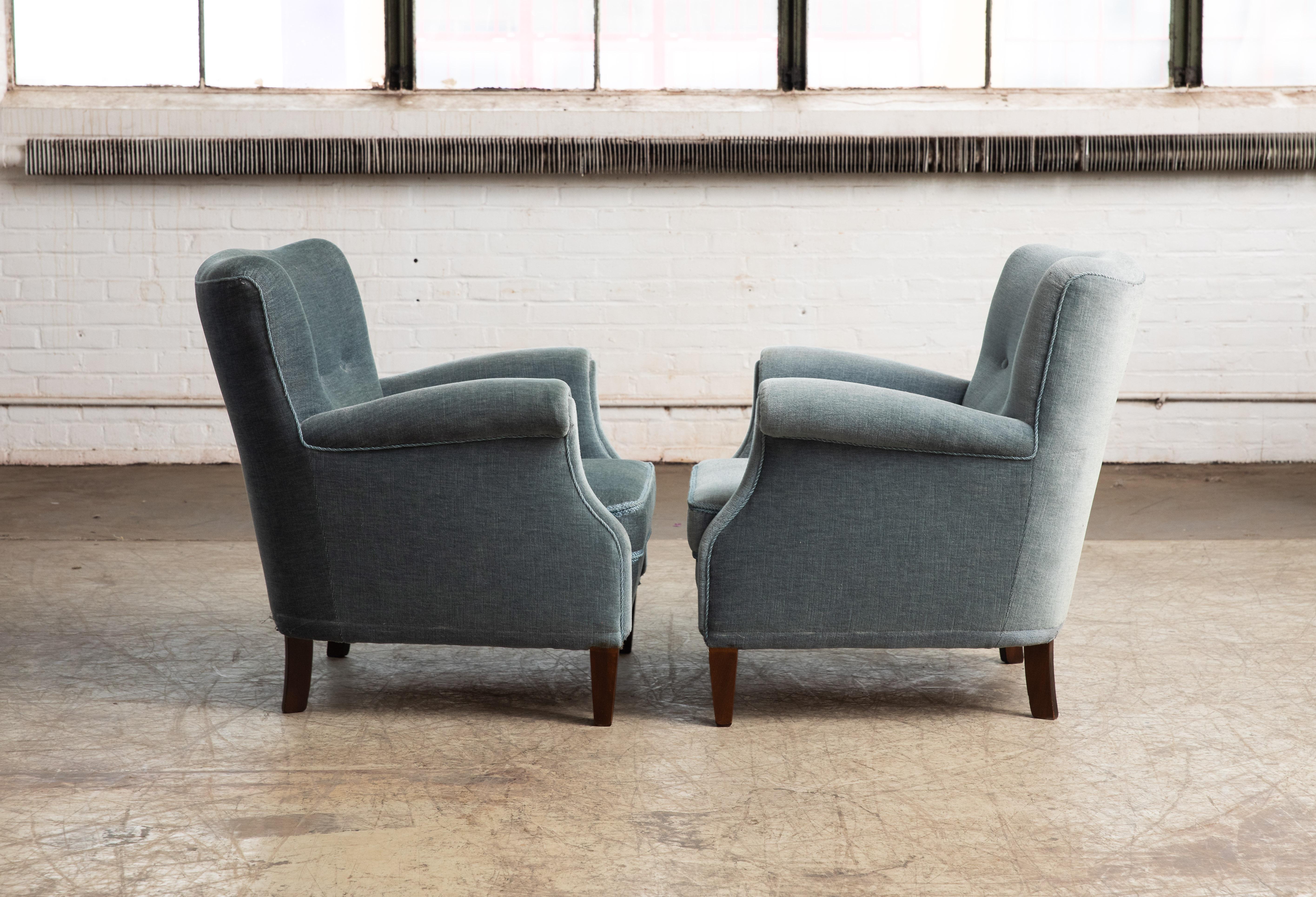 Pair of Danish 1950s Lounge Chairs in GreyBlue Mohair Attributed to Fritz Hansen In Good Condition In Bridgeport, CT