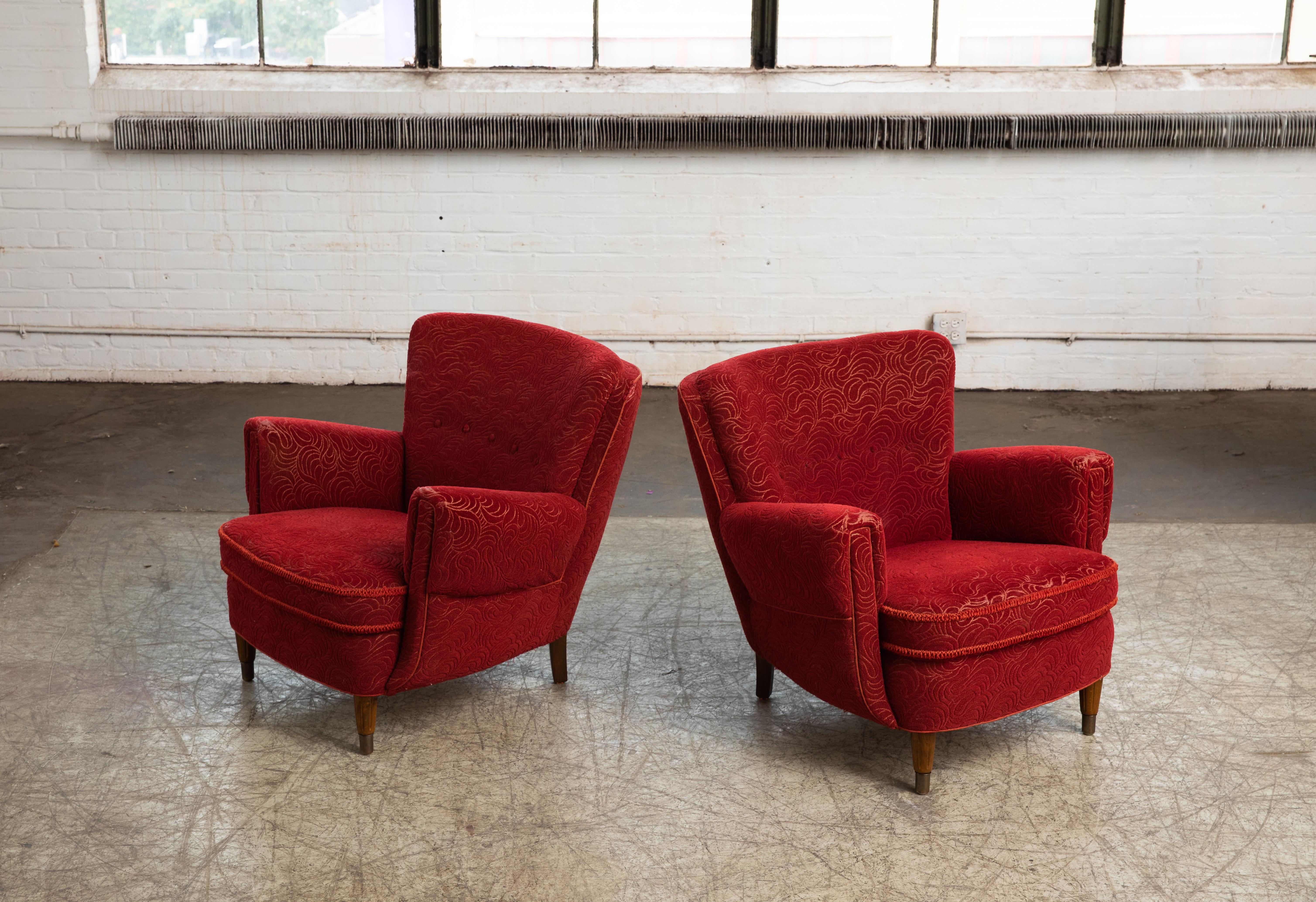 Pair of Danish 1950s Lounge Chairs in Red Mohair Attributed to Fritz Hansen In Good Condition In Bridgeport, CT
