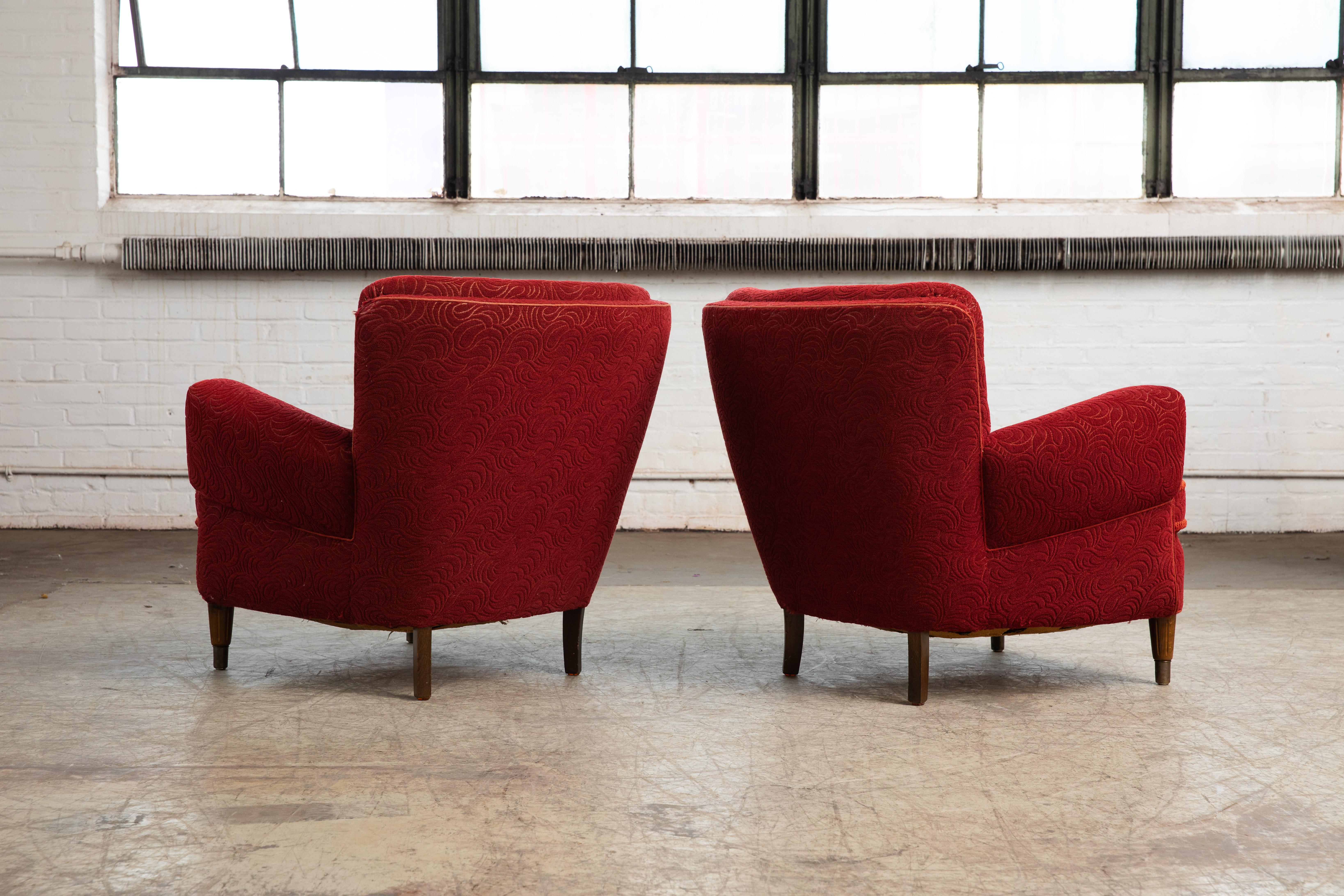 Pair of Danish 1950s Lounge Chairs in Red Mohair Attributed to Fritz Hansen 2