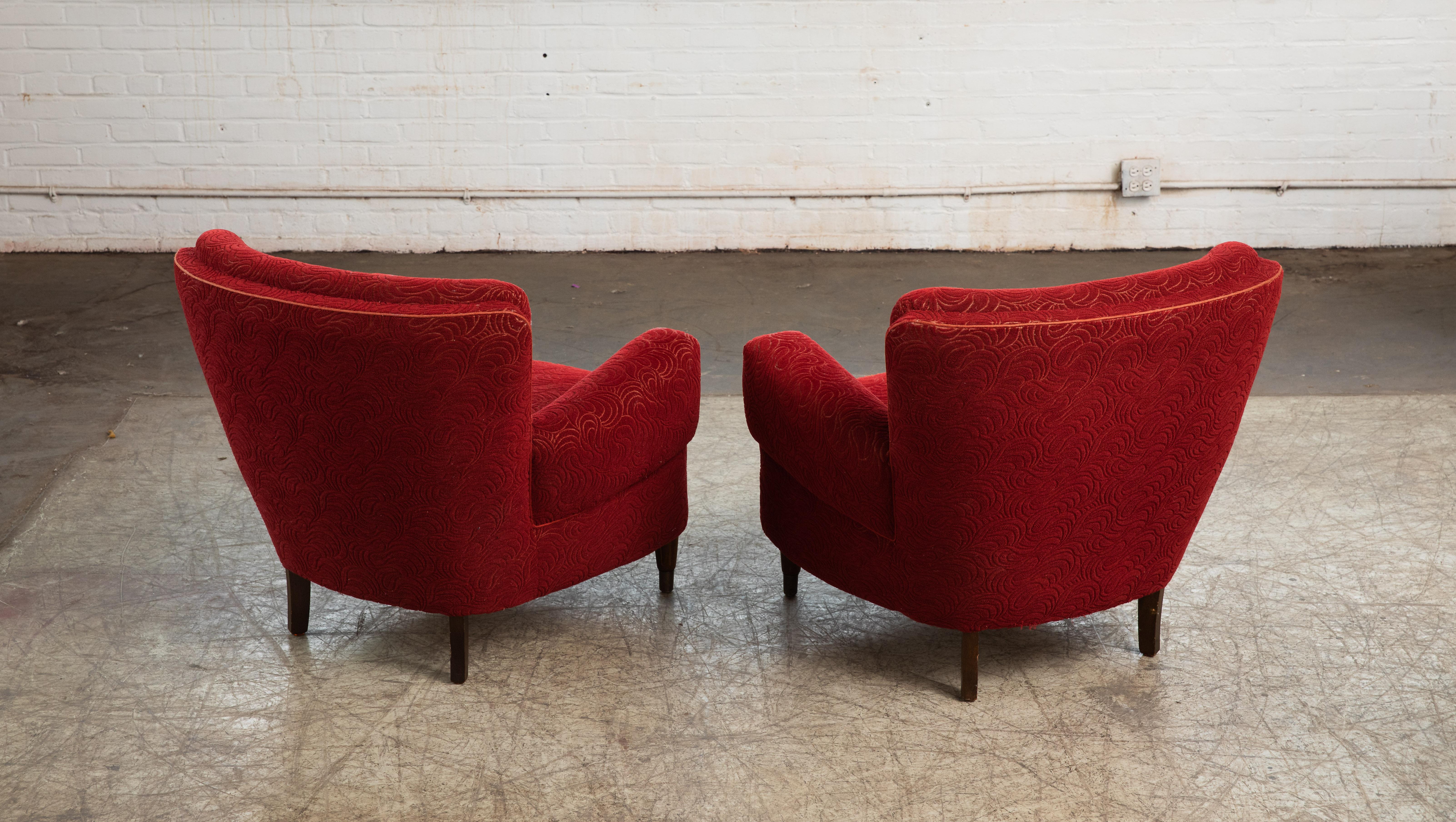 Pair of Danish 1950s Lounge Chairs in Red Mohair Attributed to Fritz Hansen 3