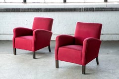 Pair of Danish 1950s Lounge Chairs in Red Wool in the Style of Fritz Hansen