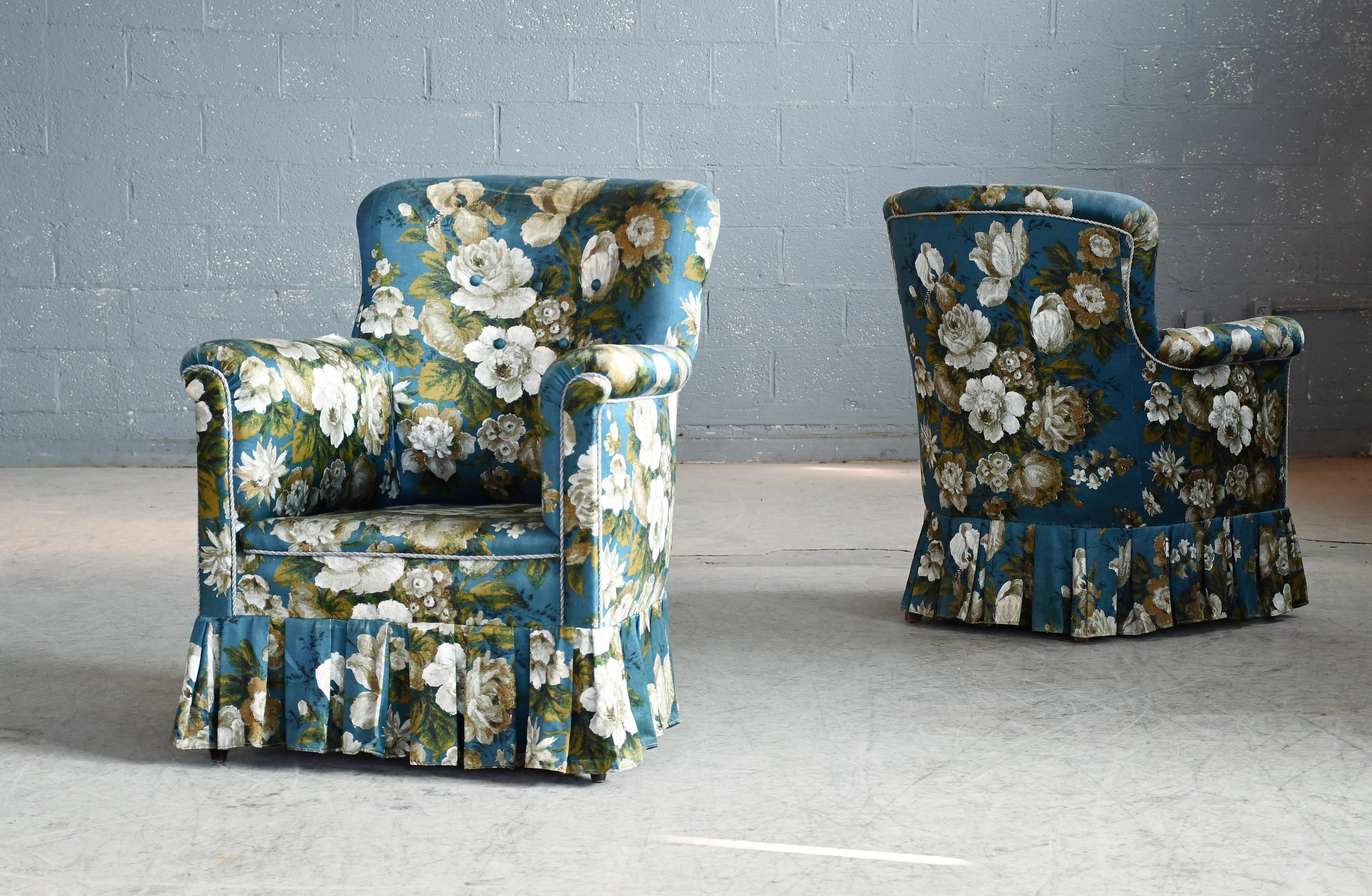 Mid-Century Modern Pair of Danish 1950s Medium Size Lounge Chairs in Floral Fabric and Skirts For Sale