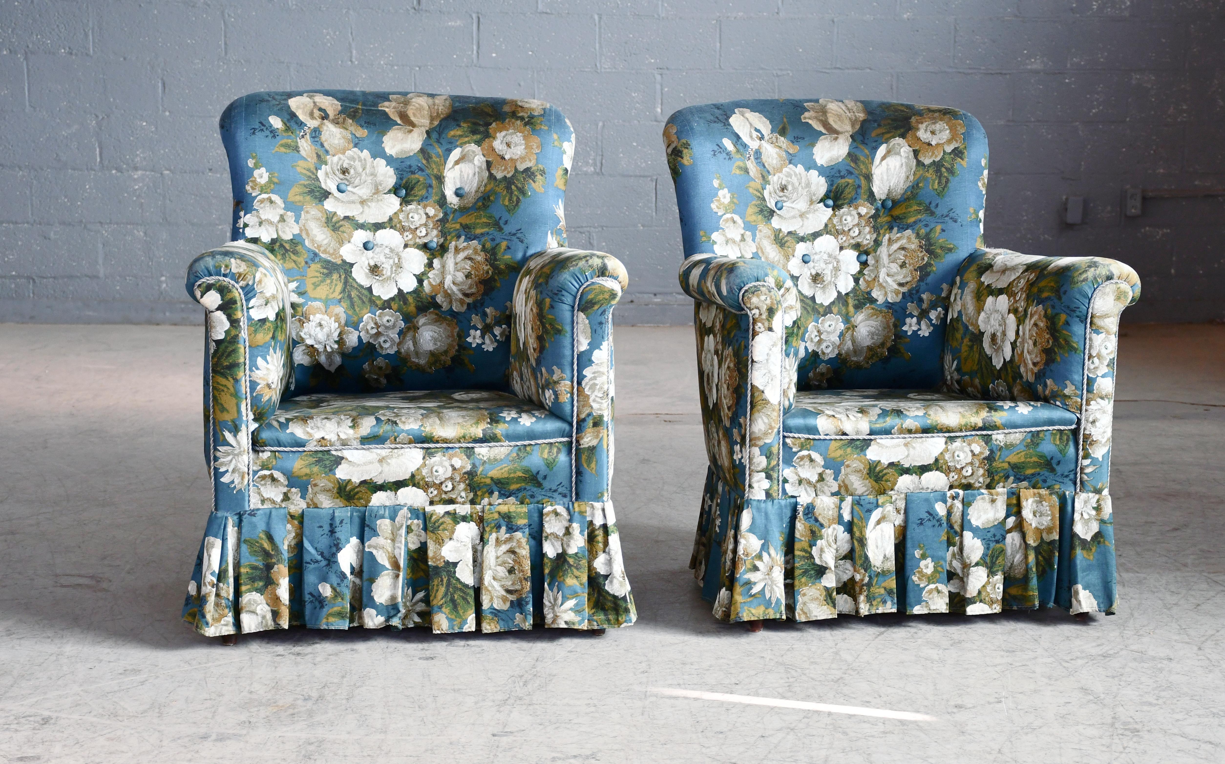 Pair of Danish 1950s Medium Size Lounge Chairs in Floral Fabric and Skirts In Good Condition For Sale In Bridgeport, CT