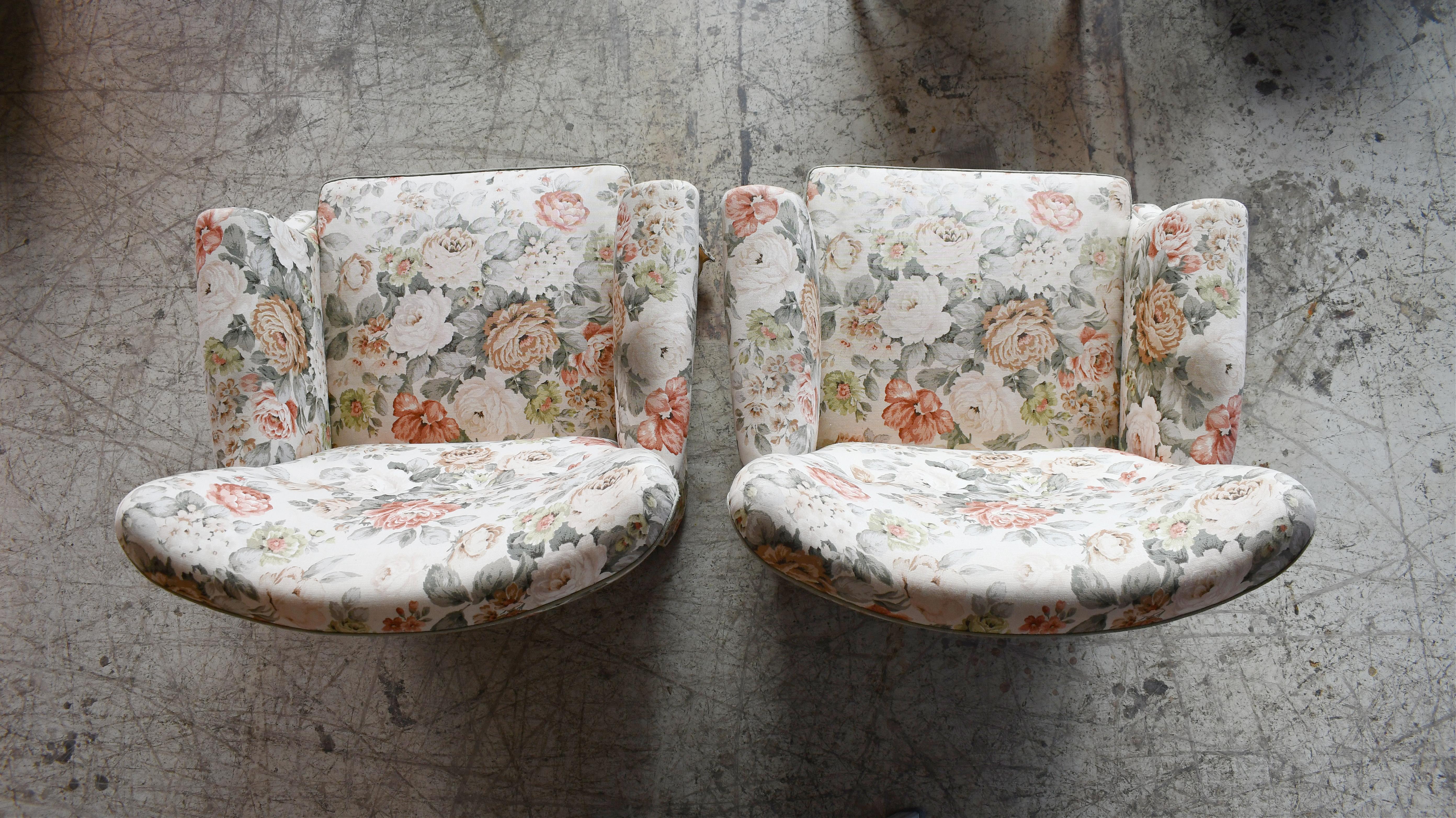 Pair of Danish 1950s Medium Size Lounge Chairs in Floral Fabric and Skirts For Sale 3