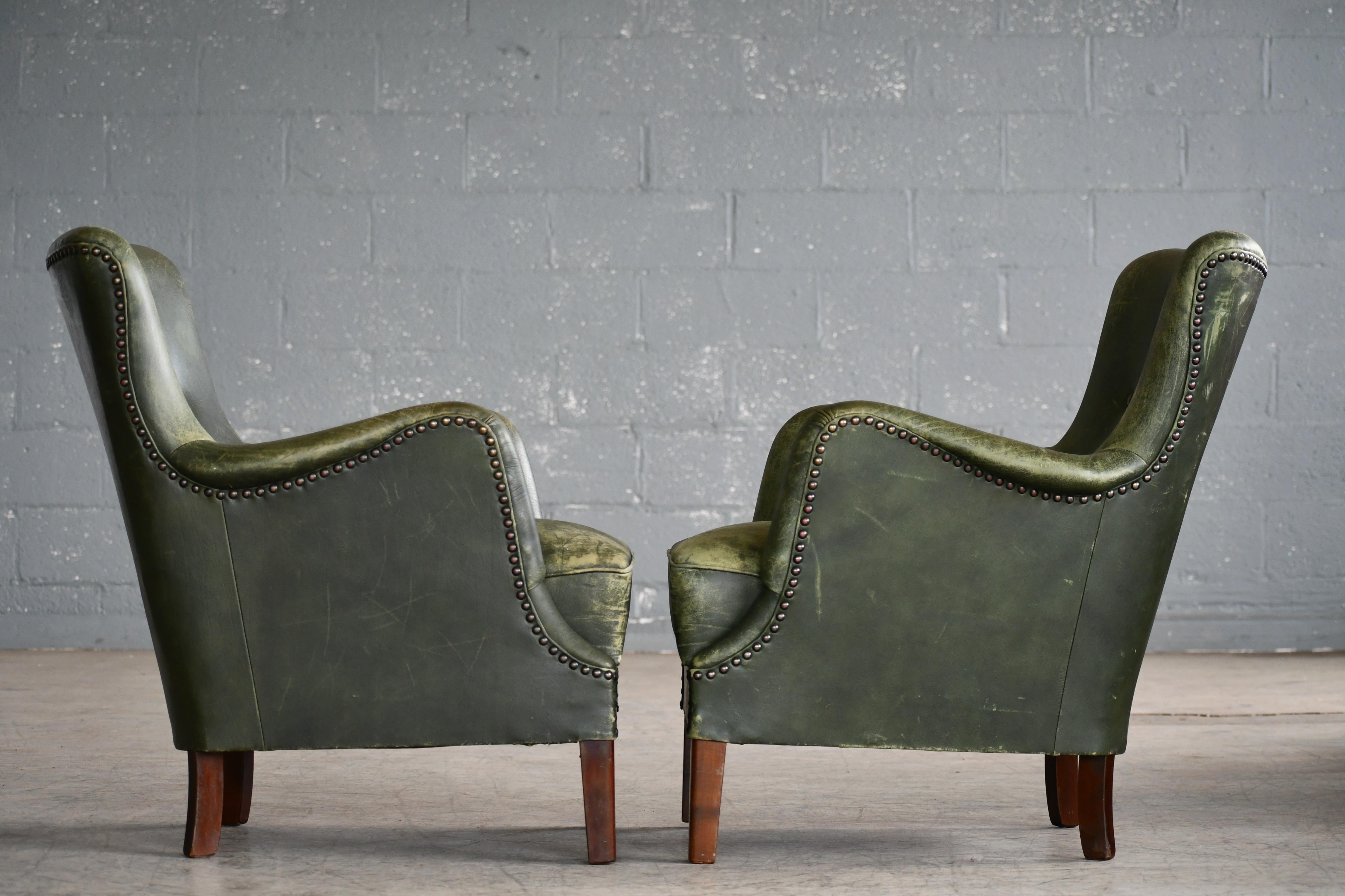 Pair of Danish 1950s Peter Hvidt Attributed Lounge Chairs Green Leather 2