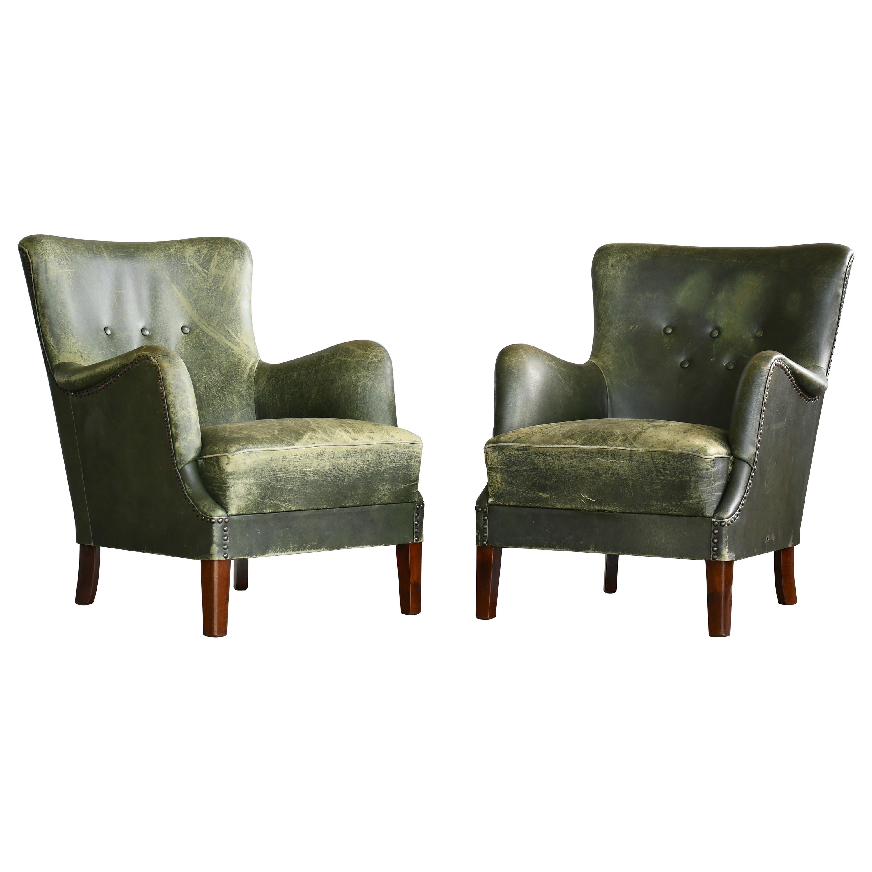 Pair of Danish 1950s Peter Hvidt Attributed Lounge Chairs Green Leather