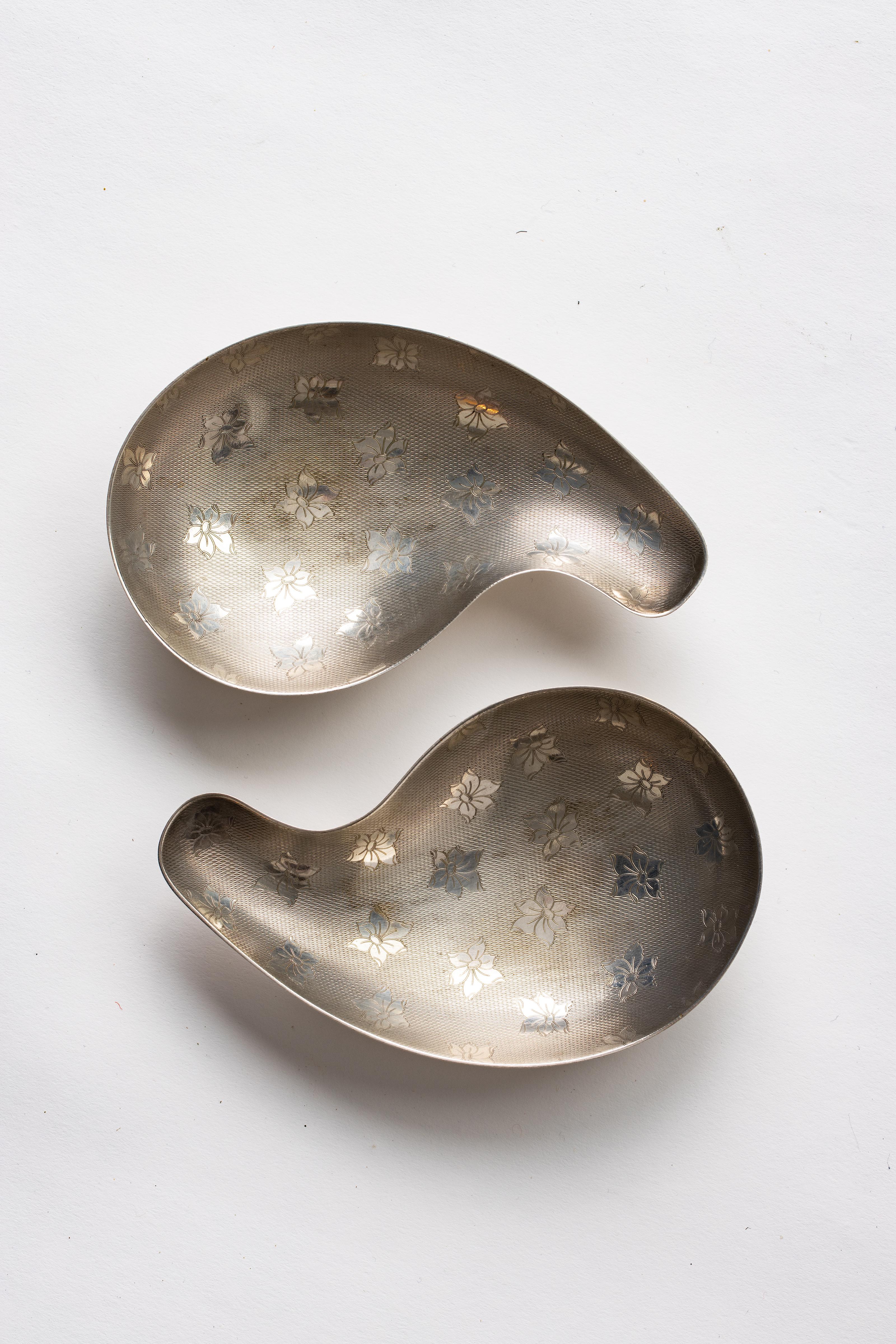 Mid-Century Modern Pair of Danish 1950s Silver Plate Paisley Shape Vide Poche Trays