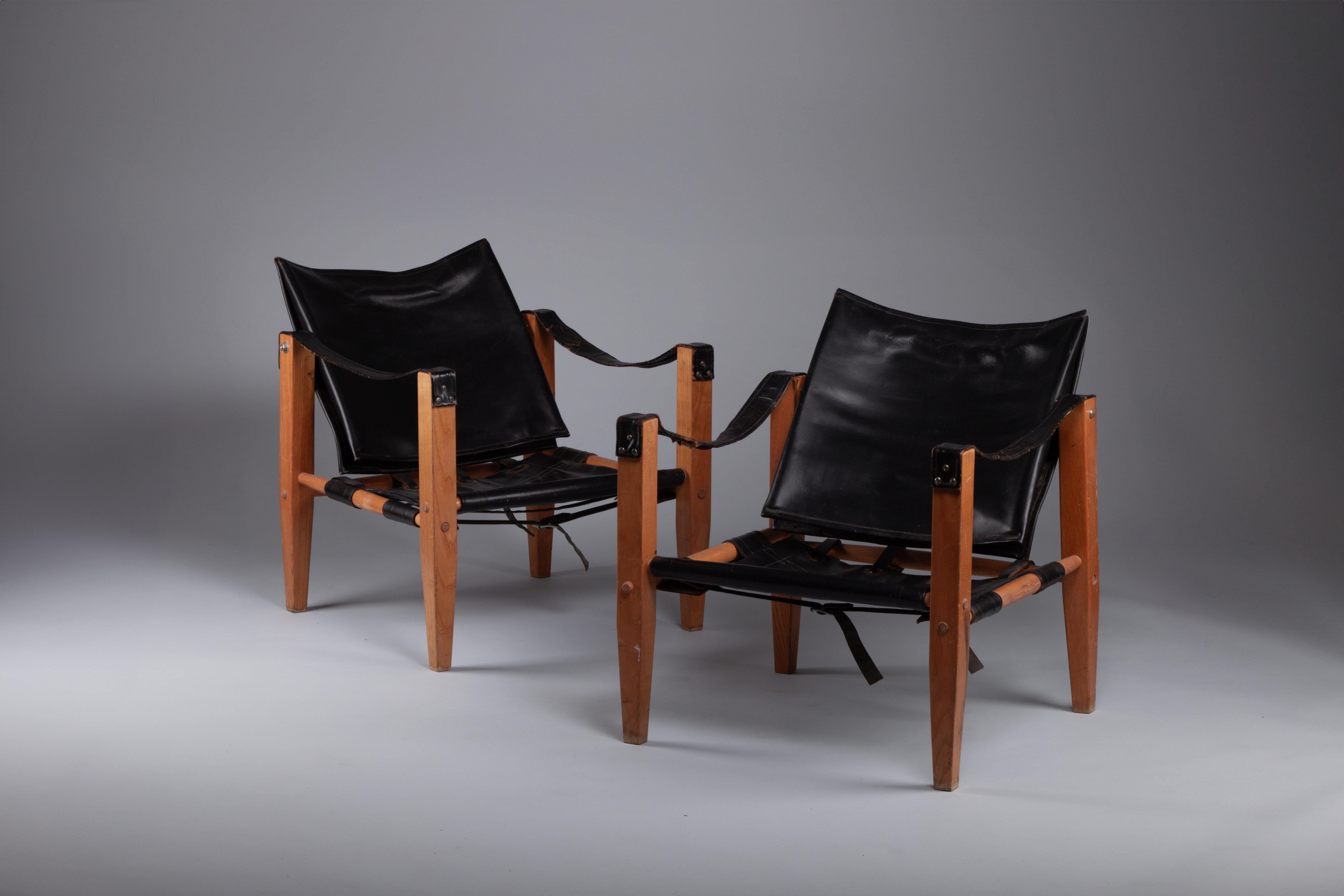 Mid-Century Modern Paire de fauteuils safari danois en cuir noir des années 1960 en vente