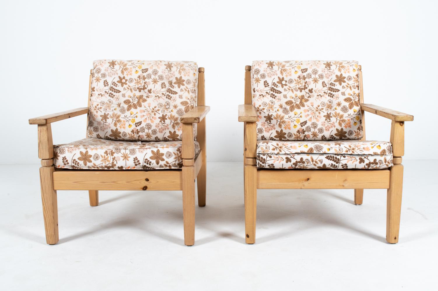Scandinavian Modern Pair of Danish 1970's Pine Lounge Chairs For Sale