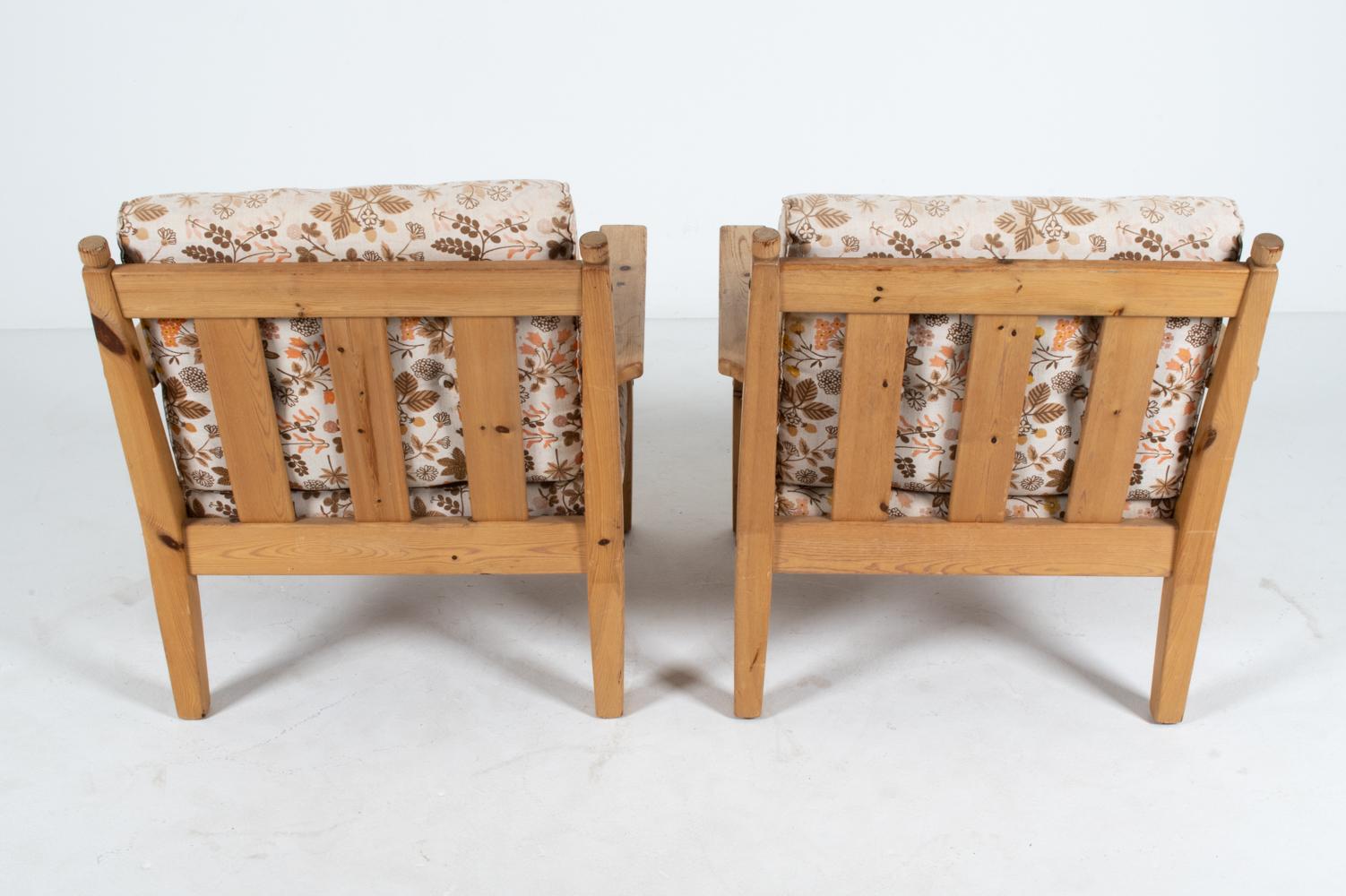 Pair of Danish 1970's Pine Lounge Chairs For Sale 3