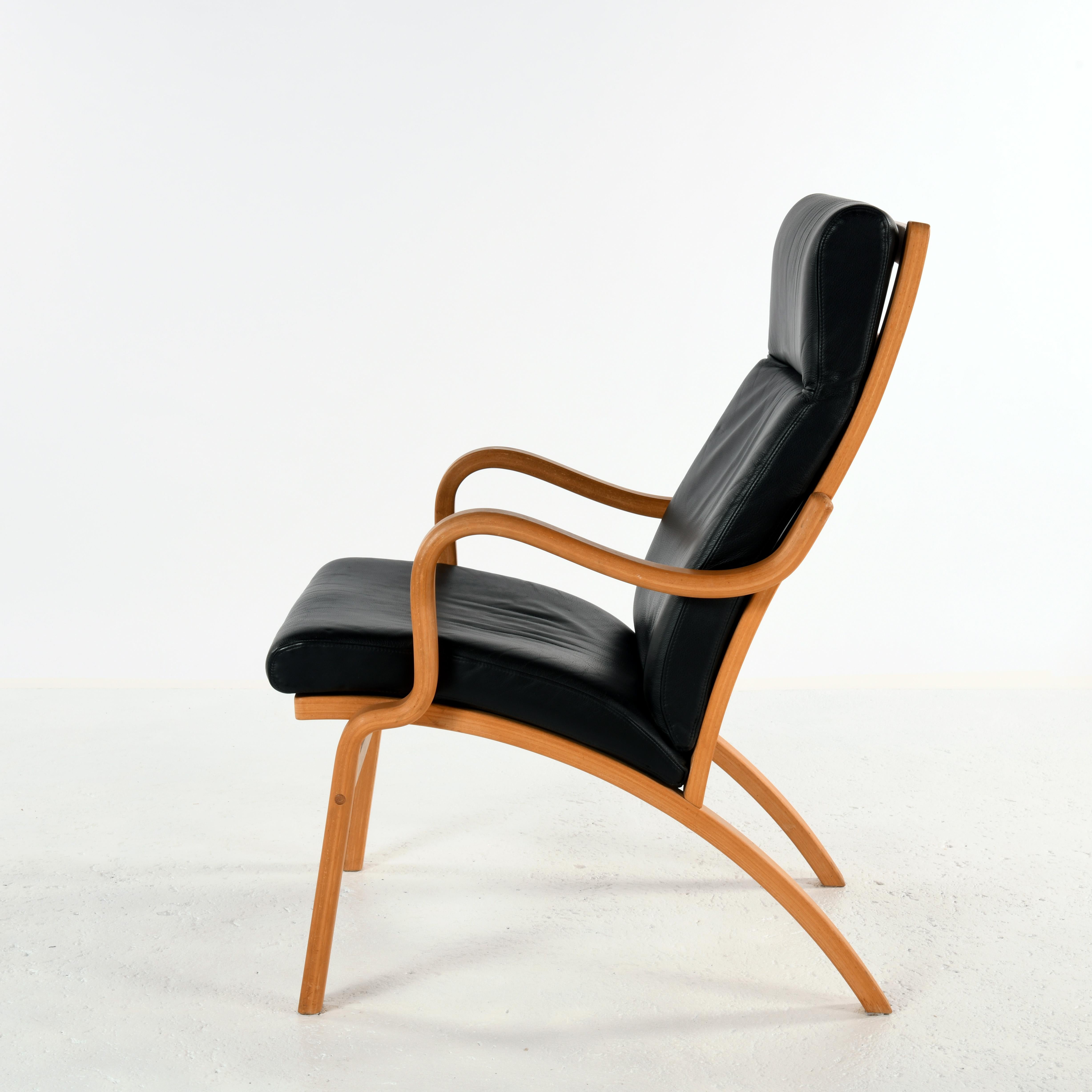 Pair of danish armchair, curved multi-ply beech and black leather 1