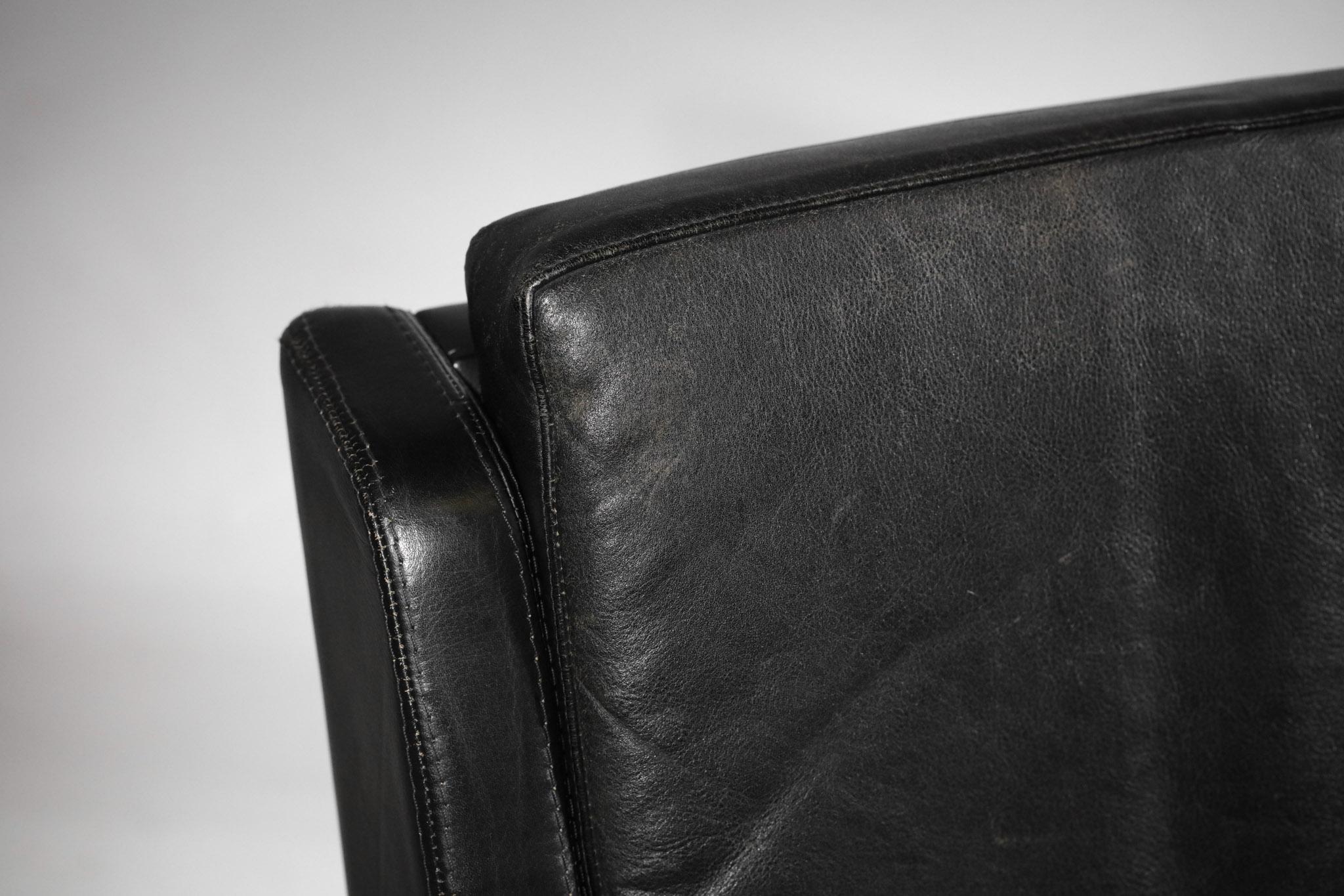 Pair of Danish Armchair from the 70's in Black Leather Kai Lyngfeldt Larsen G123 8