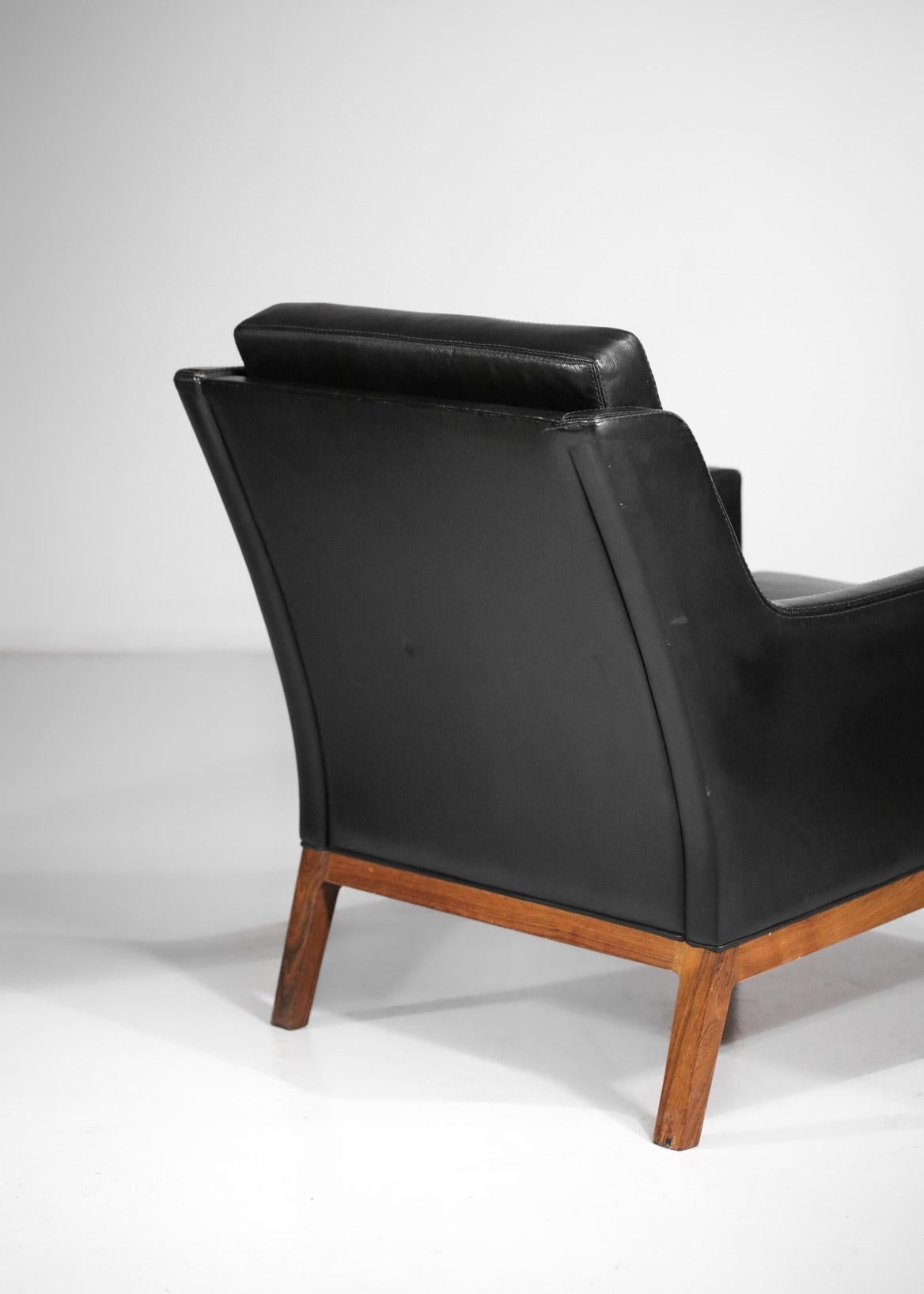 Pair of Danish Armchair from the 70's in Black Leather Kai Lyngfeldt Larsen G123 10