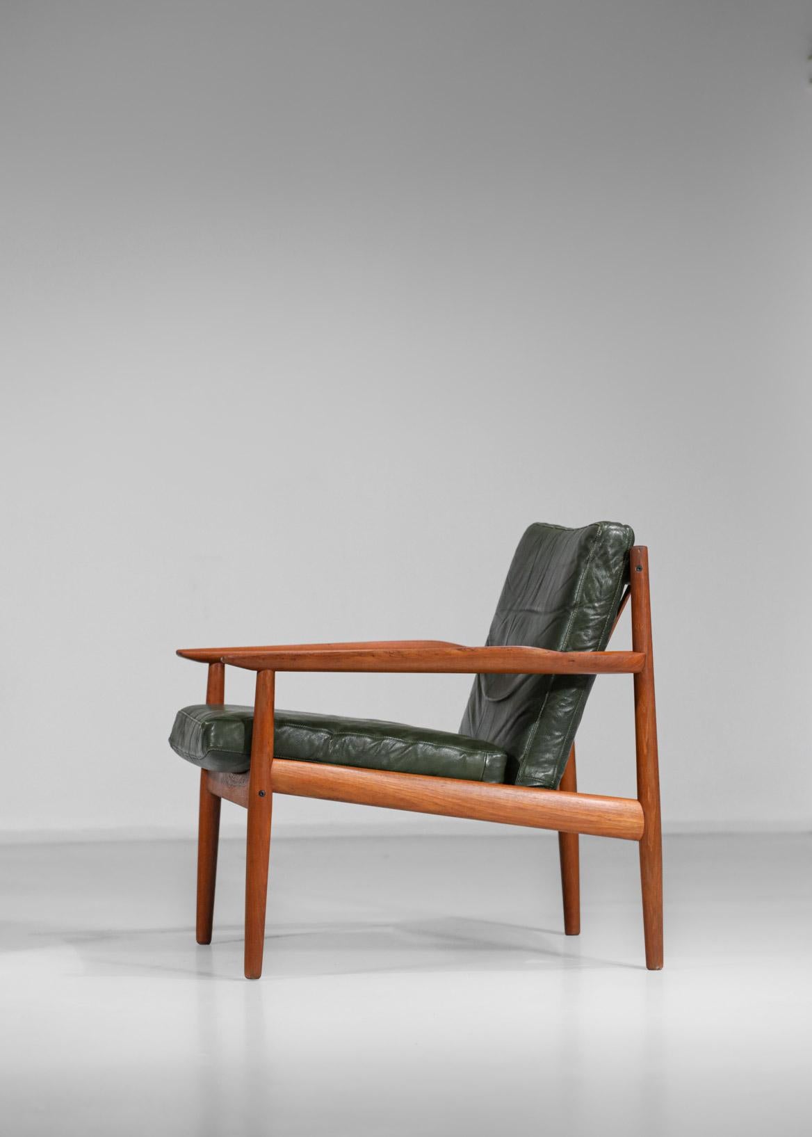 Pair of Danish Armchairs by Designer Arne Vodder for Glostrup Scandinavian Teak In Good Condition In Lyon, FR