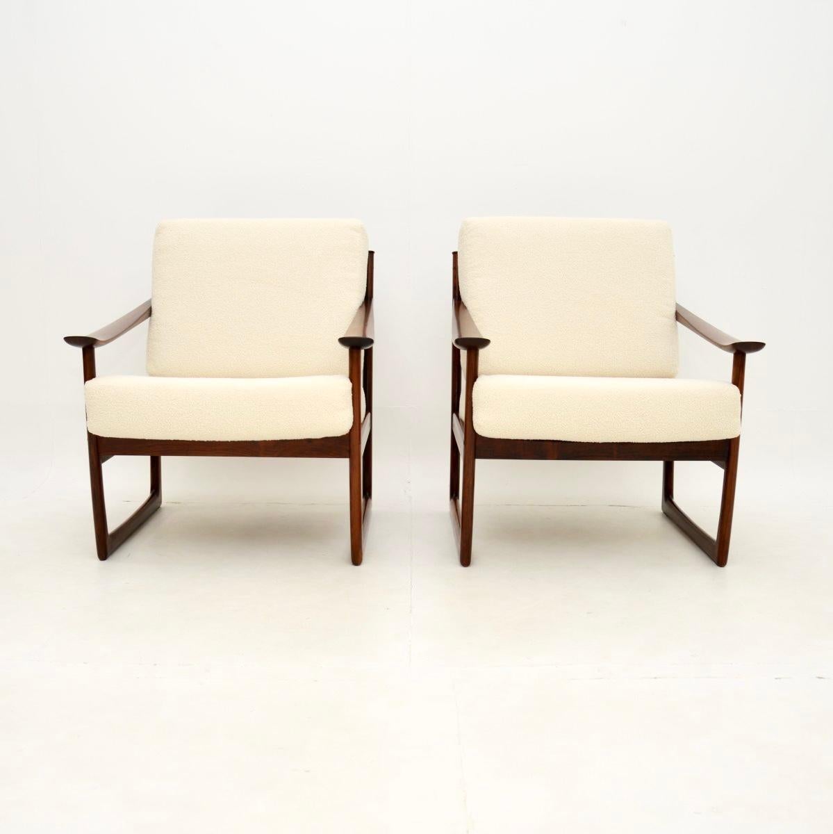 A stunning and very rare pair of Danish armchairs by Peter Hvidt and Orla Mølgaard-Nielsen. This is the model FD-130 lounge chair, made in Denmark by France and Son, they date from the 1960’s.

The quality is exceptional, they are beautifully made.