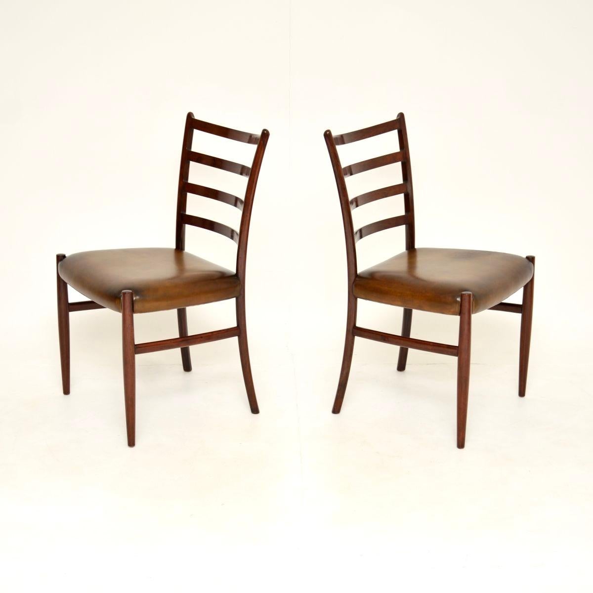 Mid-Century Modern Paire de fauteuils danois Fauteuils par Johannes Andersen en vente