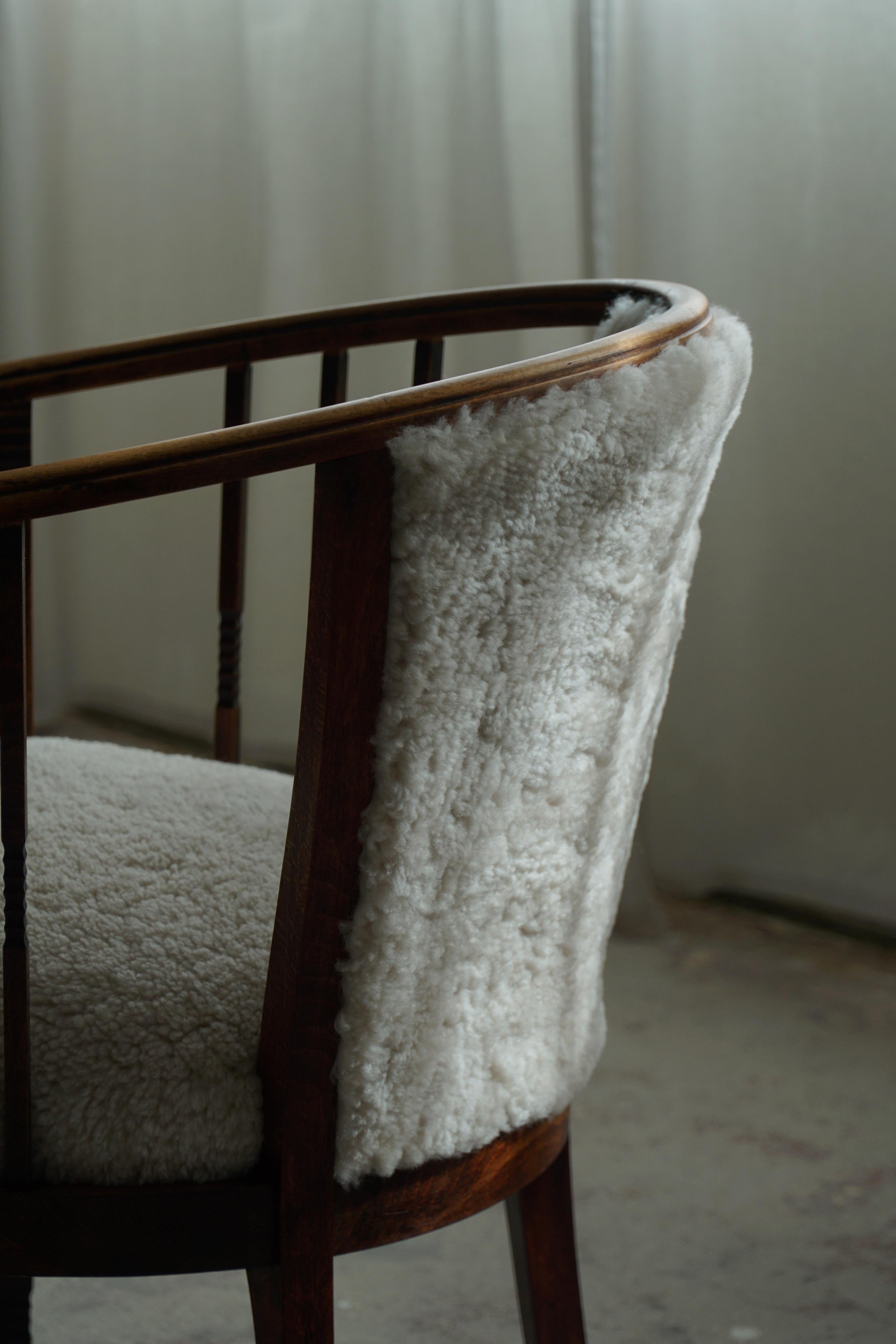 Coppia di poltrone danesi in Beeche, rivestite in lana d'agnello, Jugendstil, 1900 in vendita 5