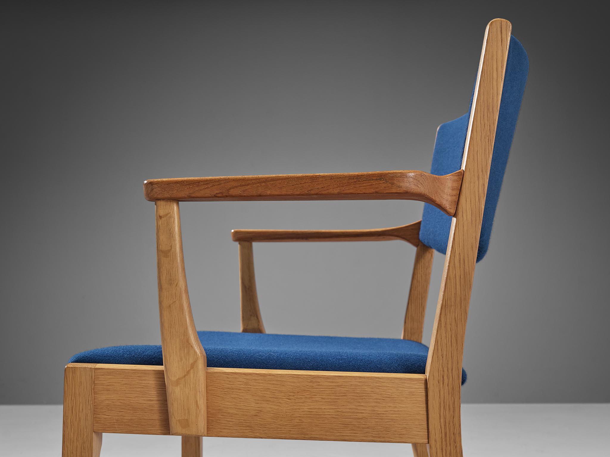 Pair of Danish Armchairs in Oak, Teak and Blue Upholstery In Good Condition For Sale In Waalwijk, NL