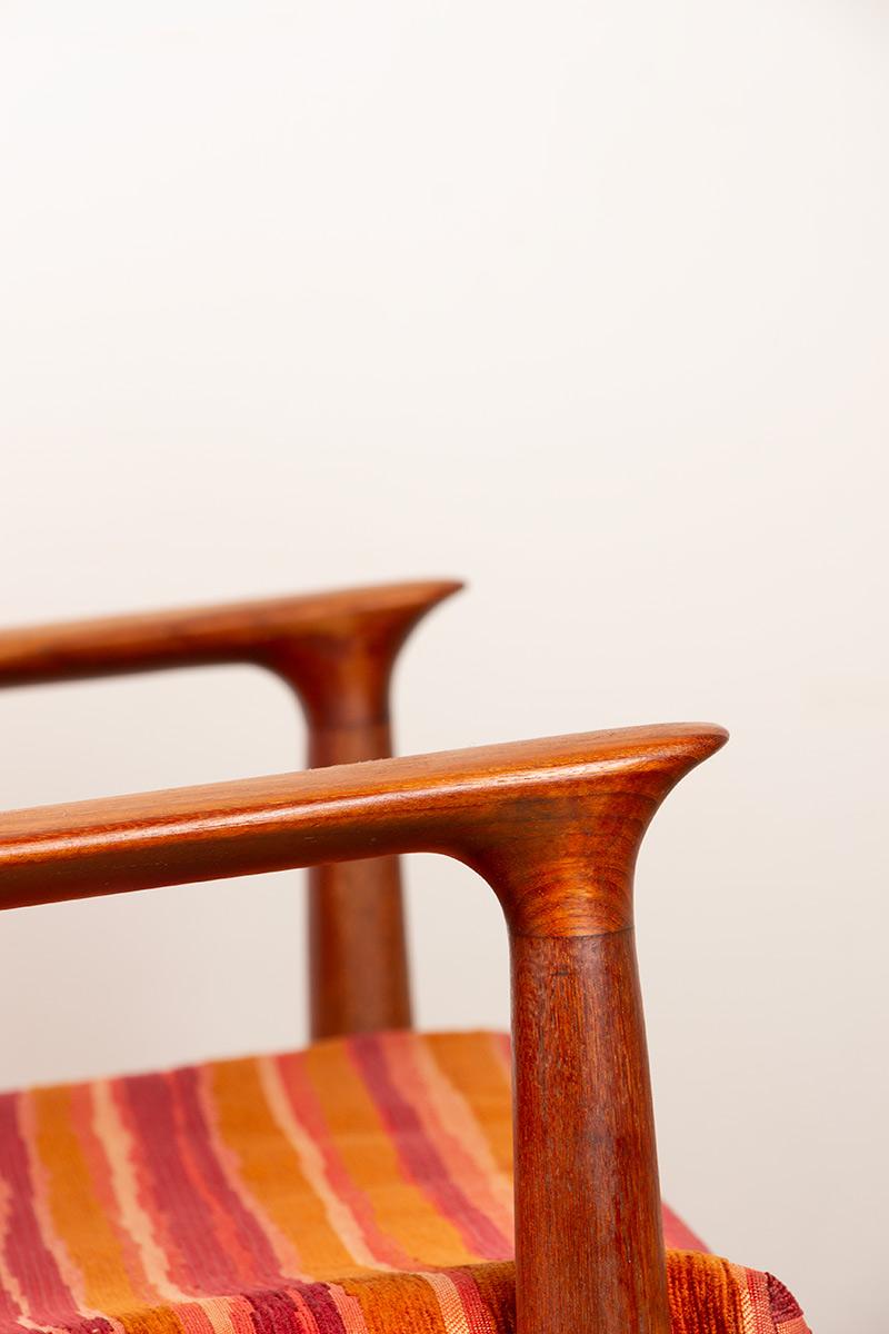 Pareja de sillones daneses de teca maciza y tela, modelo GM5, Svend Aage Eriksen en venta 4