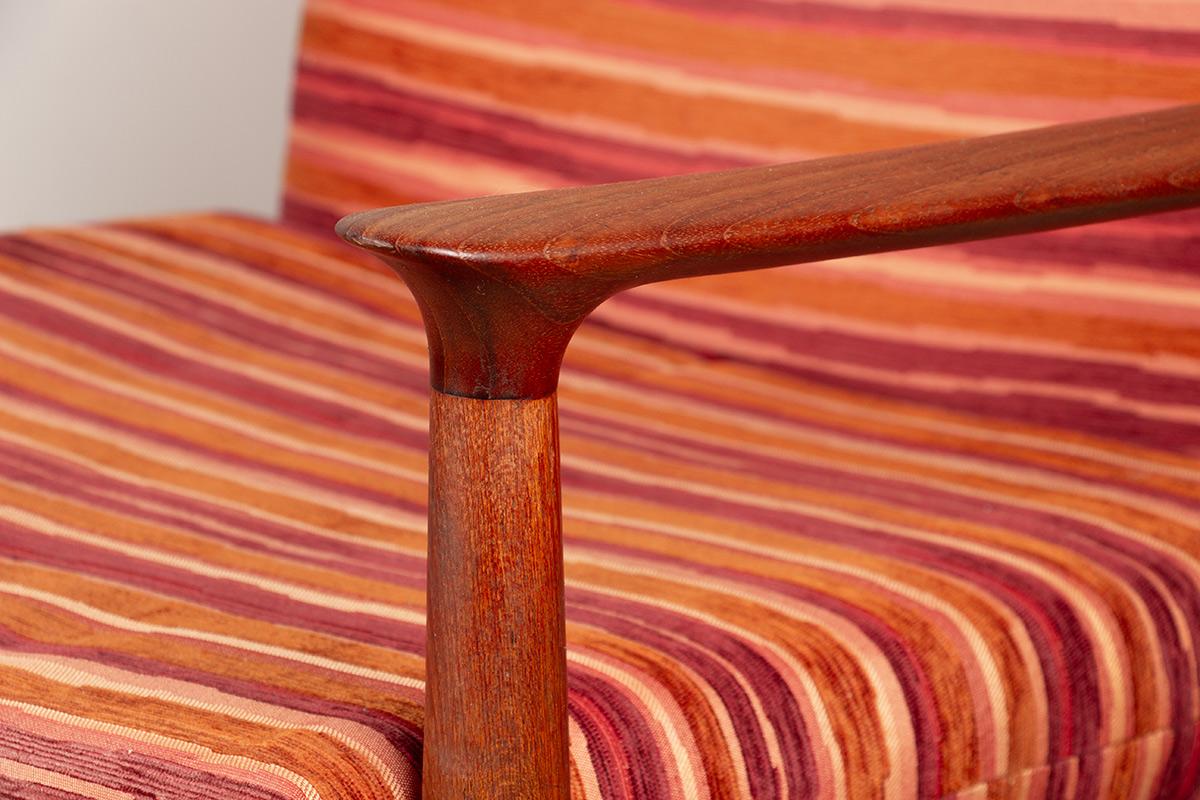 Pareja de sillones daneses de teca maciza y tela, modelo GM5, Svend Aage Eriksen en venta 8