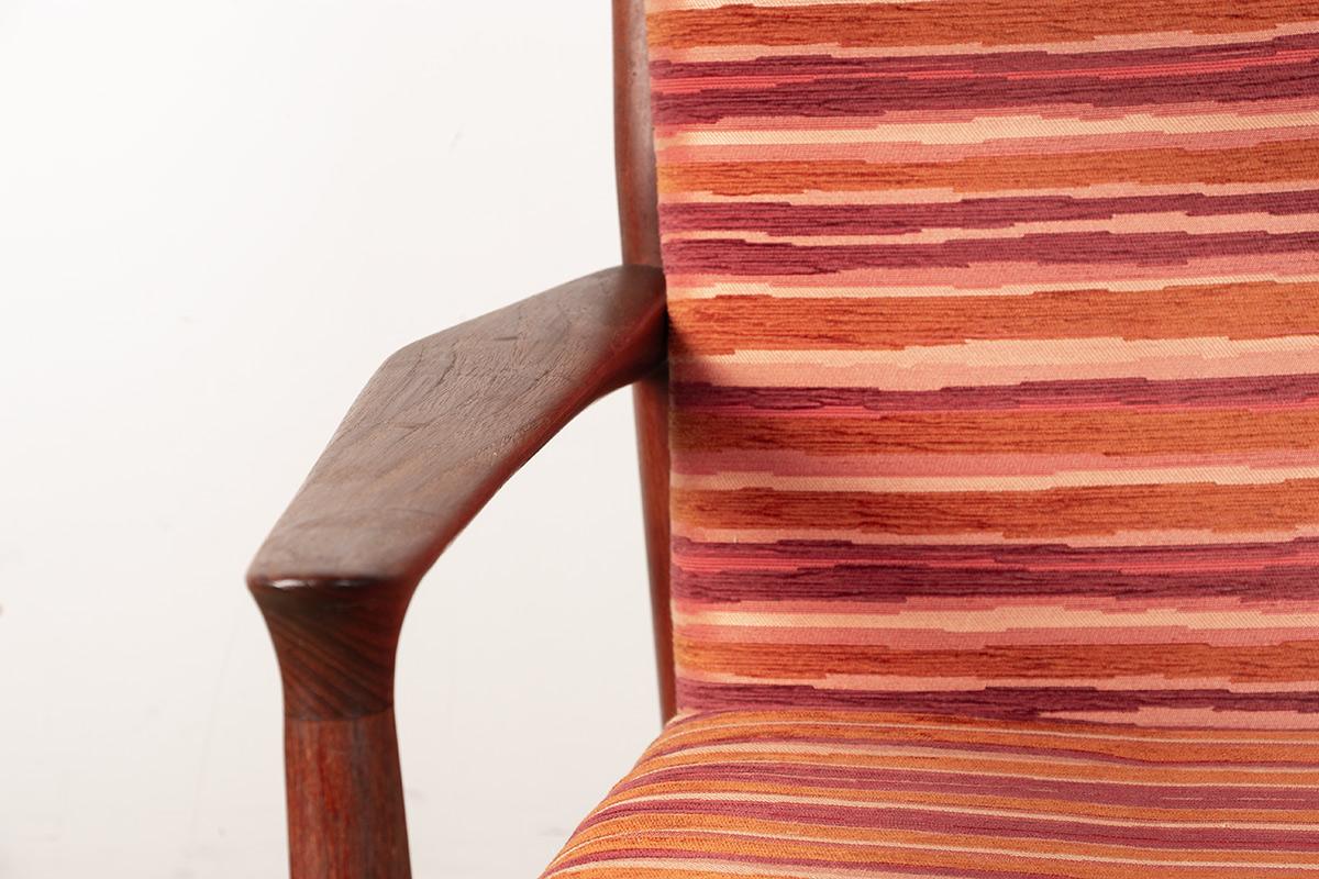 Pareja de sillones daneses de teca maciza y tela, modelo GM5, Svend Aage Eriksen Escandinavo moderno en venta