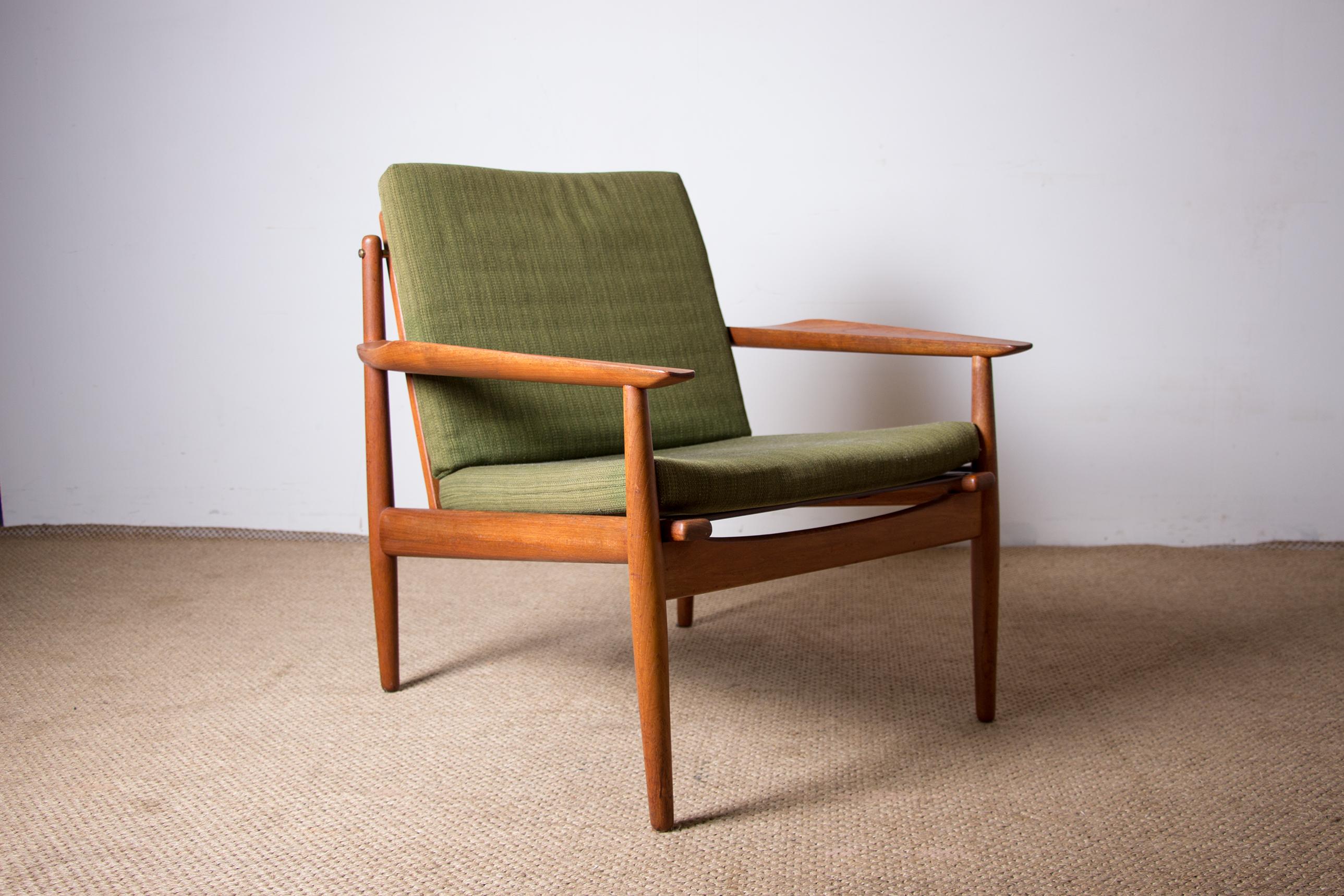 Mid-20th Century Pair of Danish armchairs Teak, Brass Fabric, model F315, Arne Vodder/Glostrup.