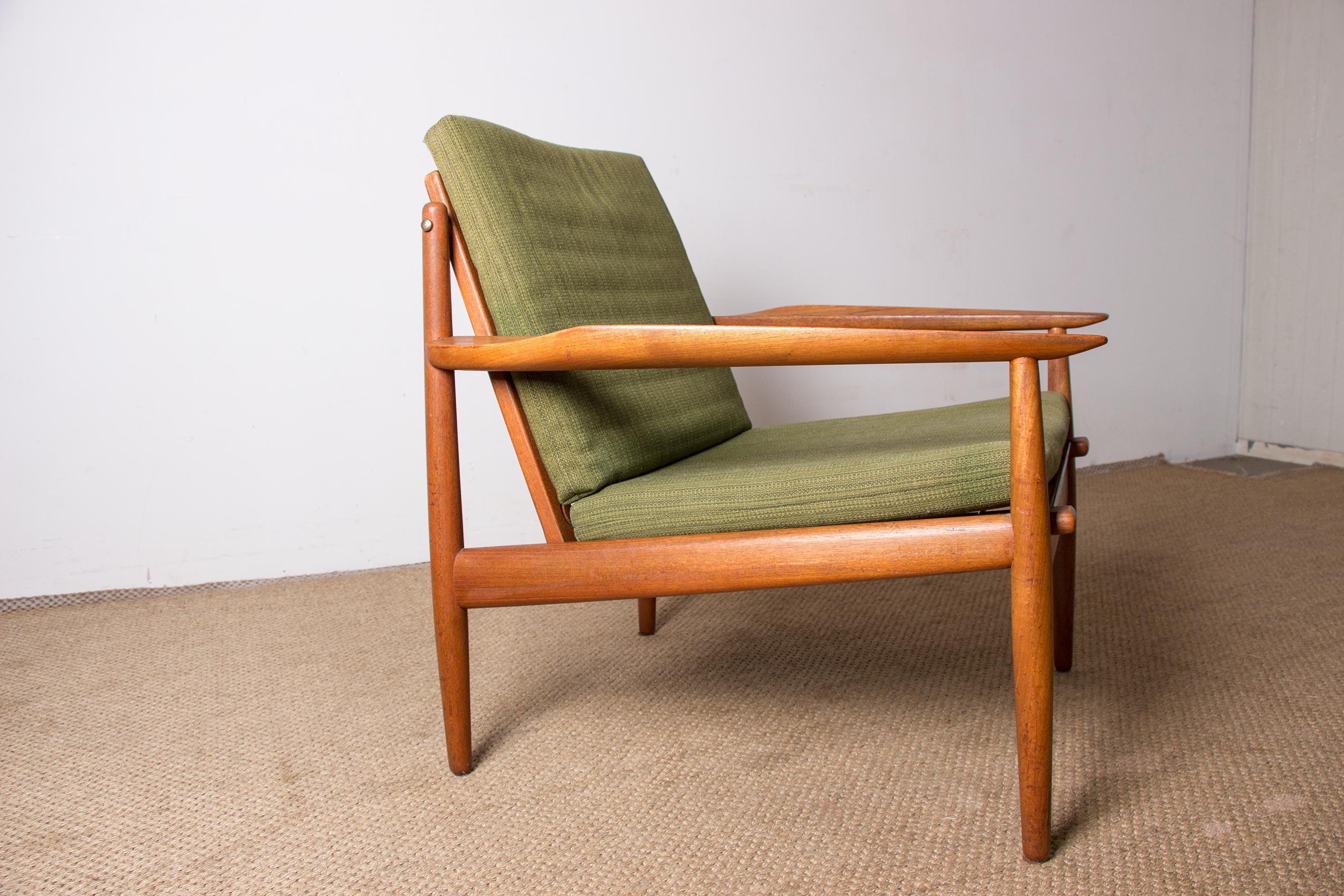 Pair of Danish armchairs Teak, Brass Fabric, model F315, Arne Vodder/Glostrup. 4