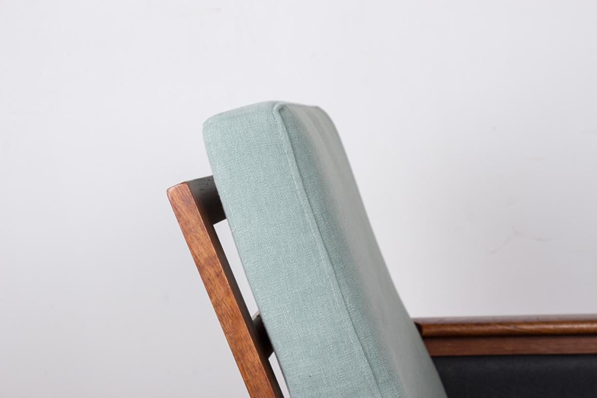Paire de fauteuils danois, teck, tissu et cuir, modèle Capella Illum Wikkelso en vente 5