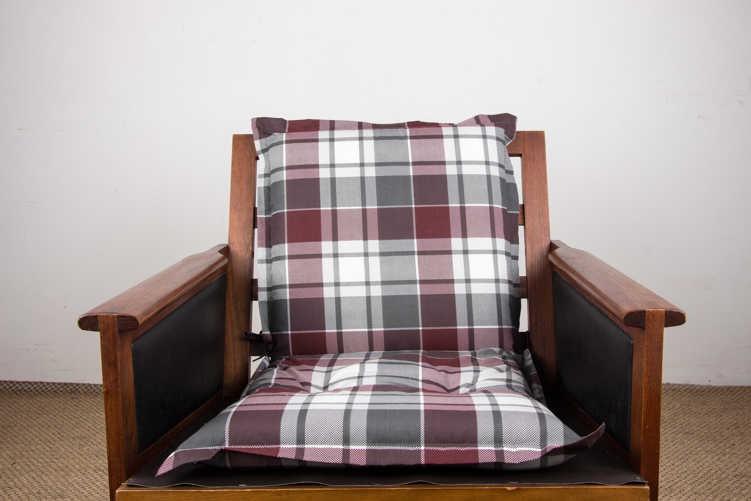 Superb Scandinavian Armchairs model No. 4 Capella. Remarkable woodwork on the armrests which are inlaid with a darker part to offer an elegant and refined design. The sides are full, covered in black leather. The seats and backs, temporary in the