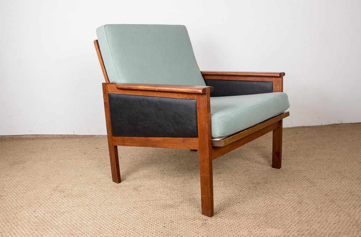 Milieu du XXe siècle Paire de fauteuils danois, teck, tissu et cuir, modèle Capella Illum Wikkelso en vente