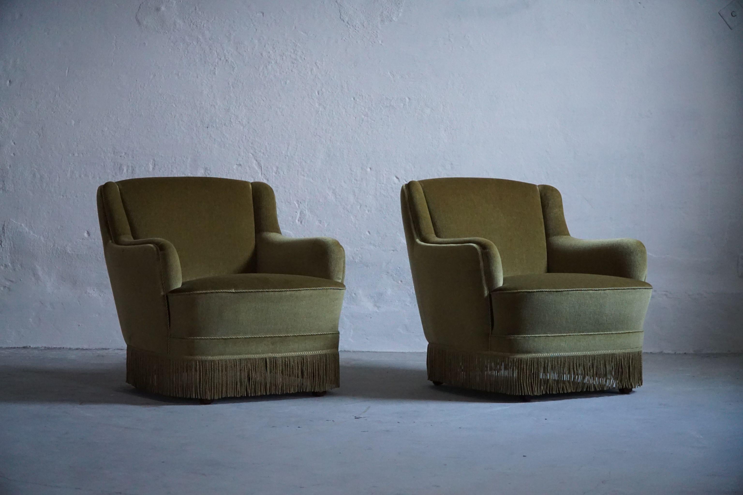 Pair of Danish Art Deco Lounge Chairs in Green Velvet, 1940s 1