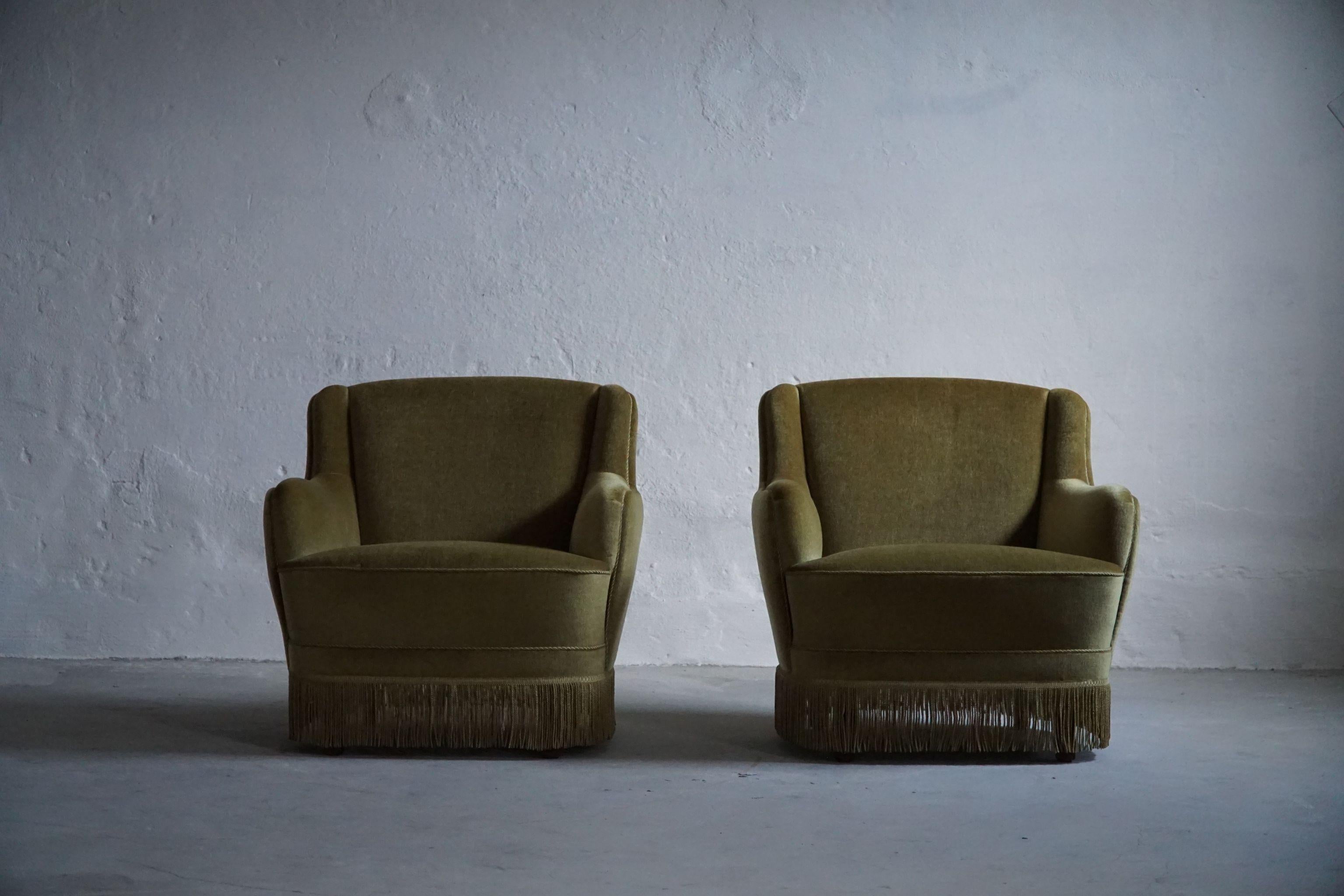 Pair of Danish Art Deco Lounge Chairs in Green Velvet, 1940s 3