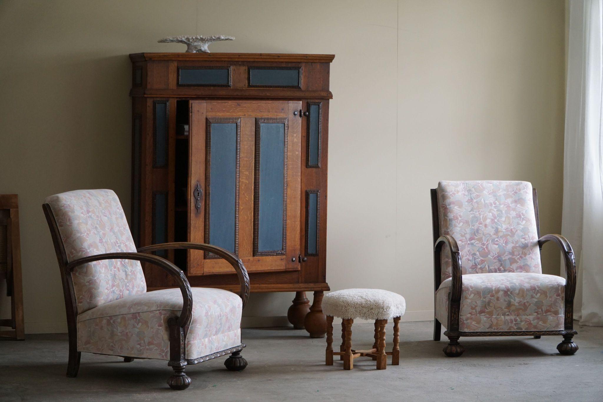 Pair of Danish Art Deco Lounge Chairs, Oak & Vibrant Flora Fabric, 1940s For Sale 1