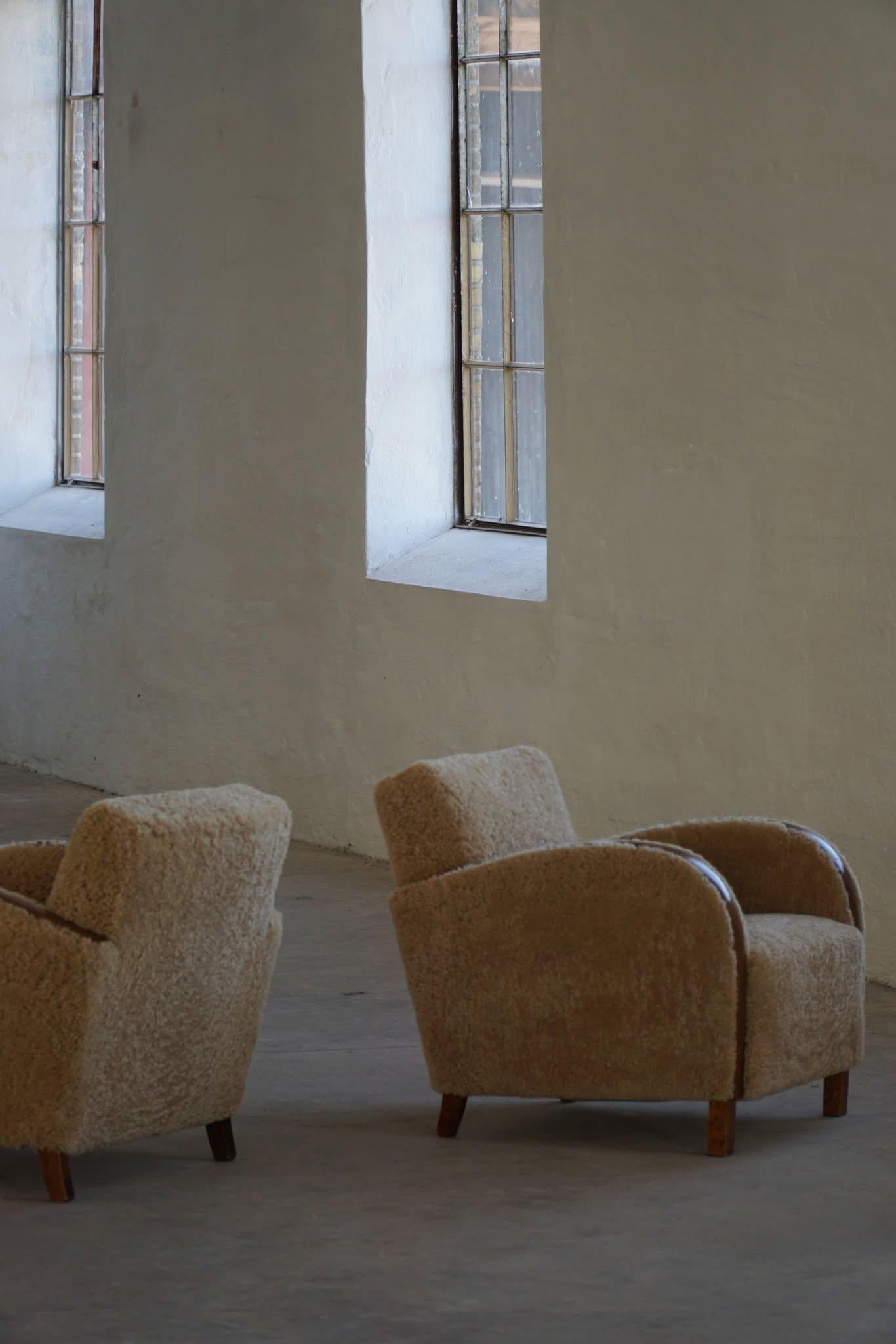 Pareja de sillones Art Decó daneses, retapizados, lana de cordero y abedul, años 30 en Bueno estado para la venta en Odense, DK